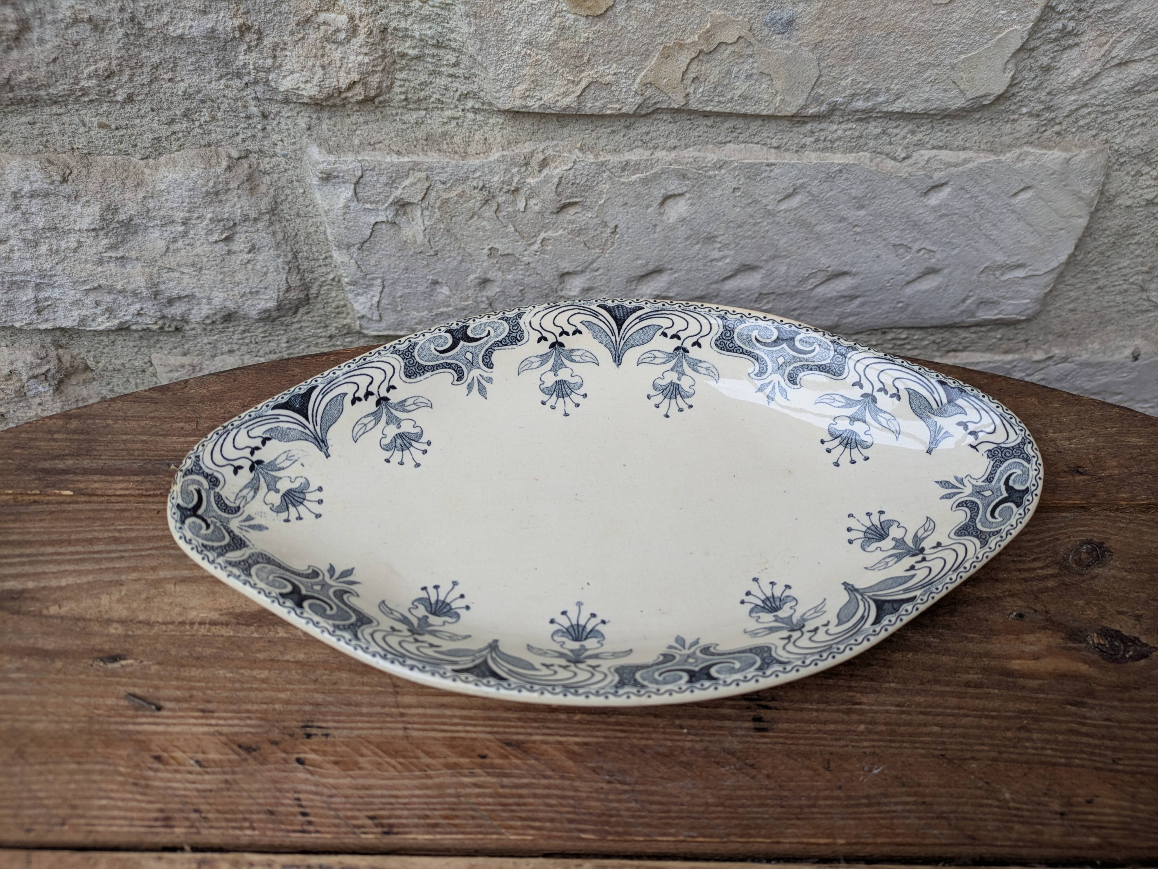 Ceramic dish with arabesque and flower decorations E. Bourgeois Terre de Fer