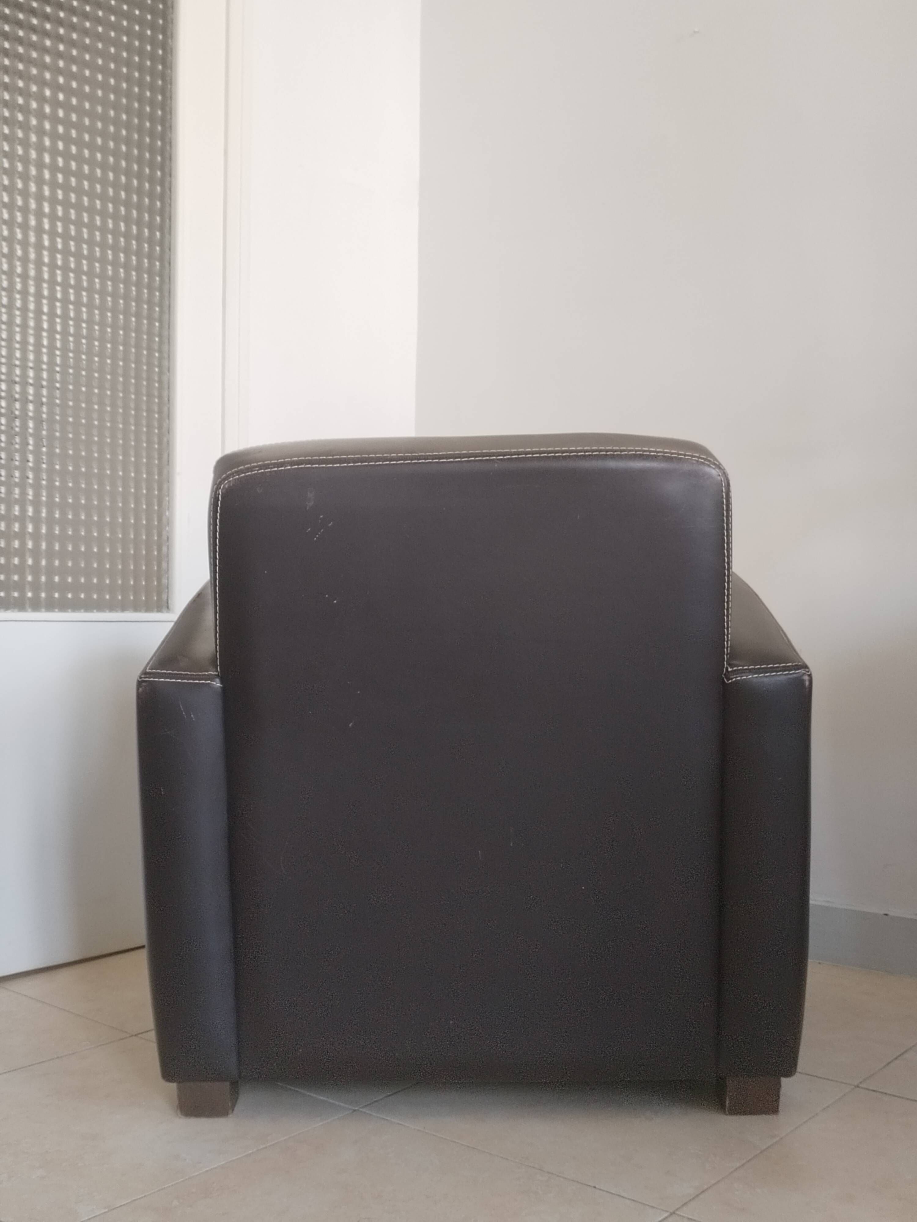 Vintage club armchair in dark brown leather – 1980s-1990s style