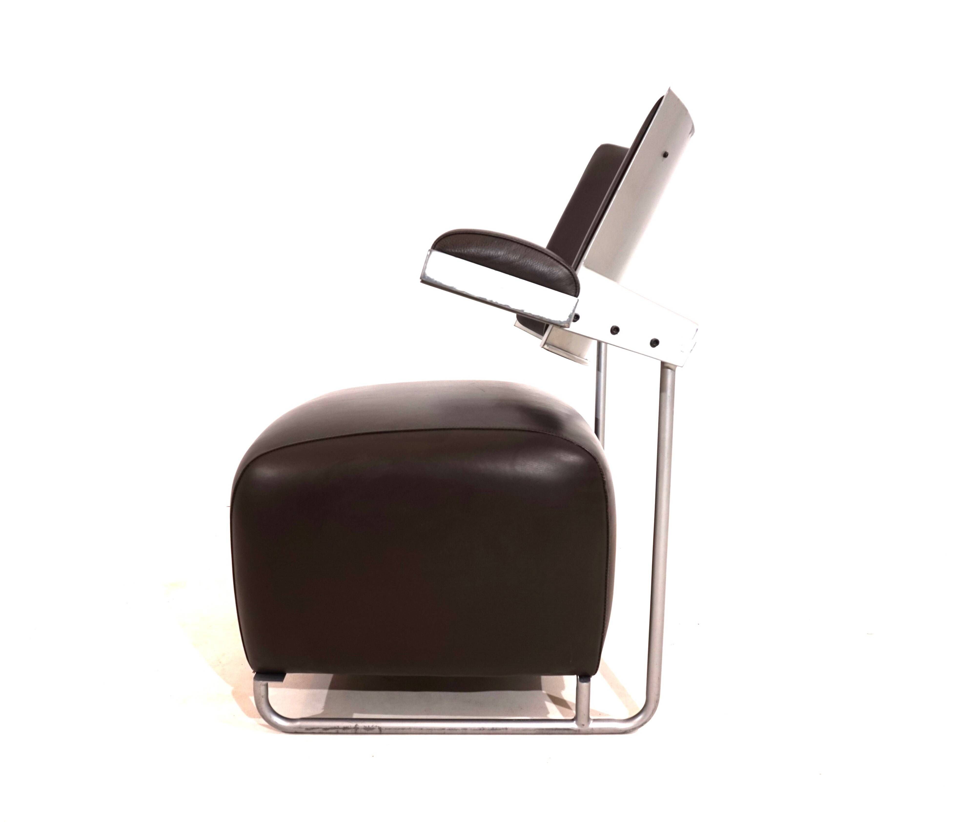 Fauteuil lounge en cuir Oscar pour Inno Oy par Harri Korhonen