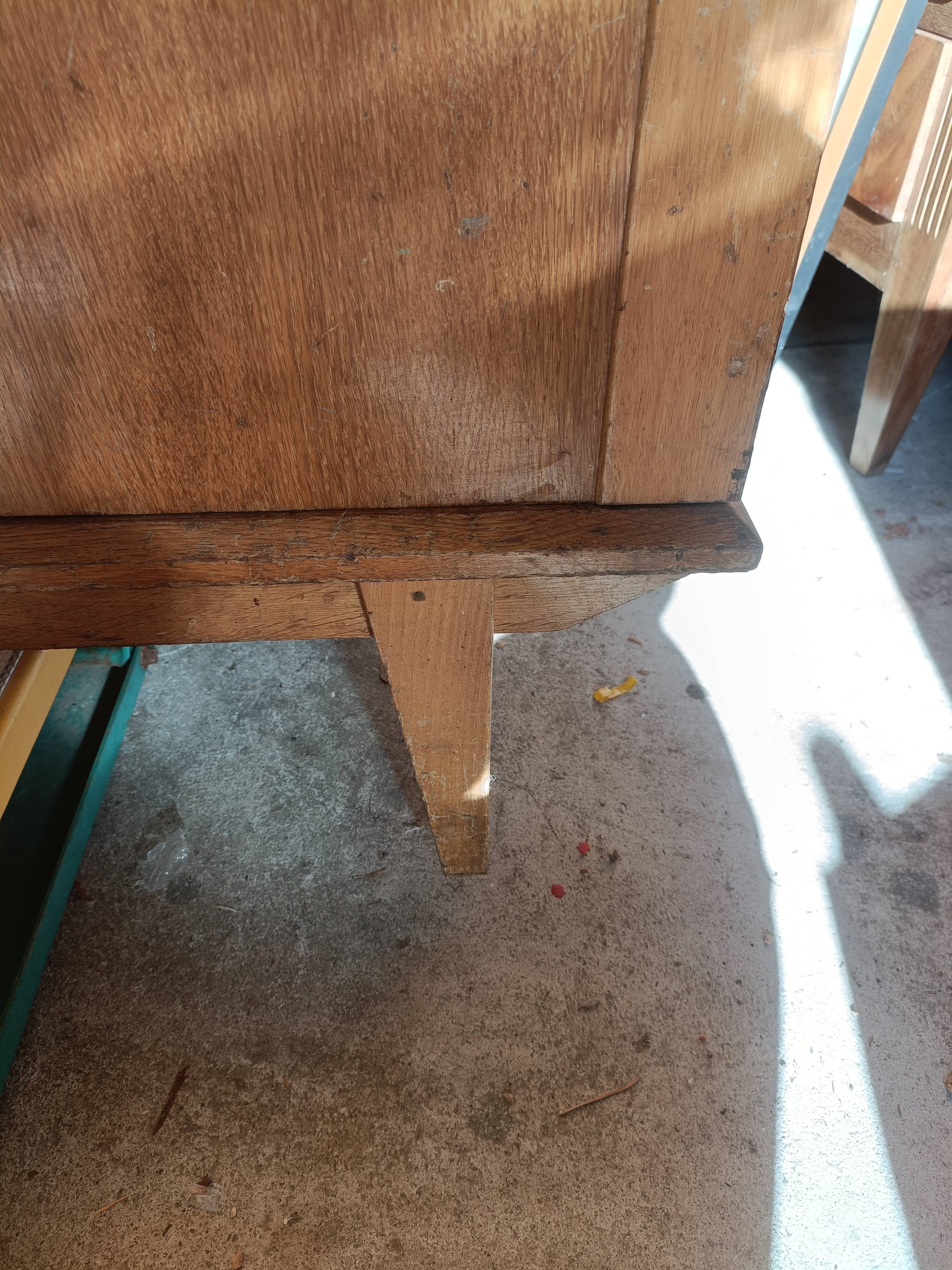 Wardrobe years 50 feet compass