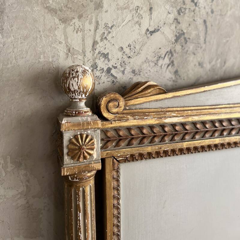 Bed in the old Louis XVI style