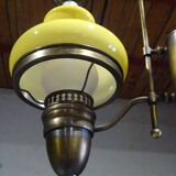 Grand lustre 3 feux en verre, opaline et laiton