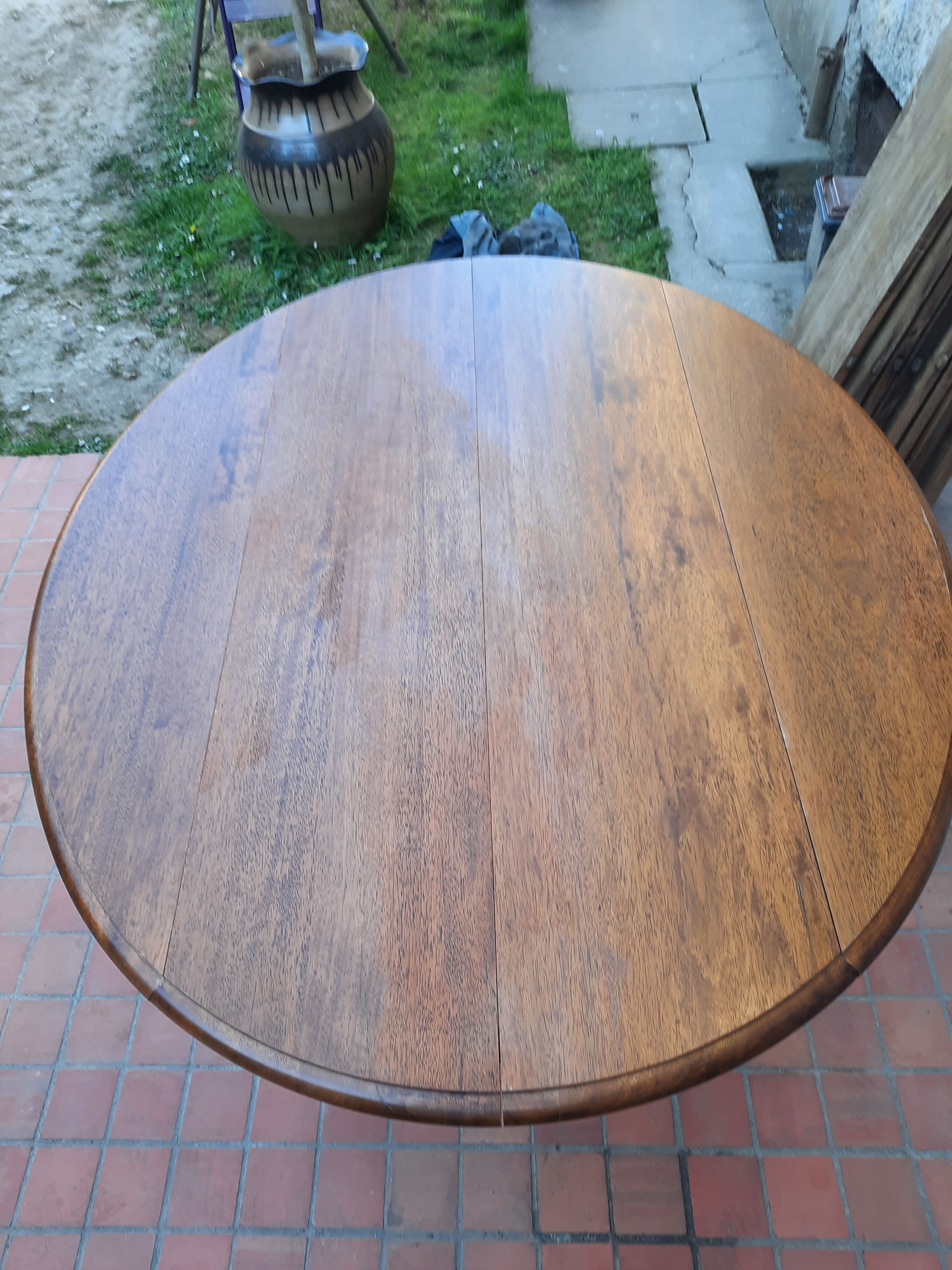 8-foot shutter table