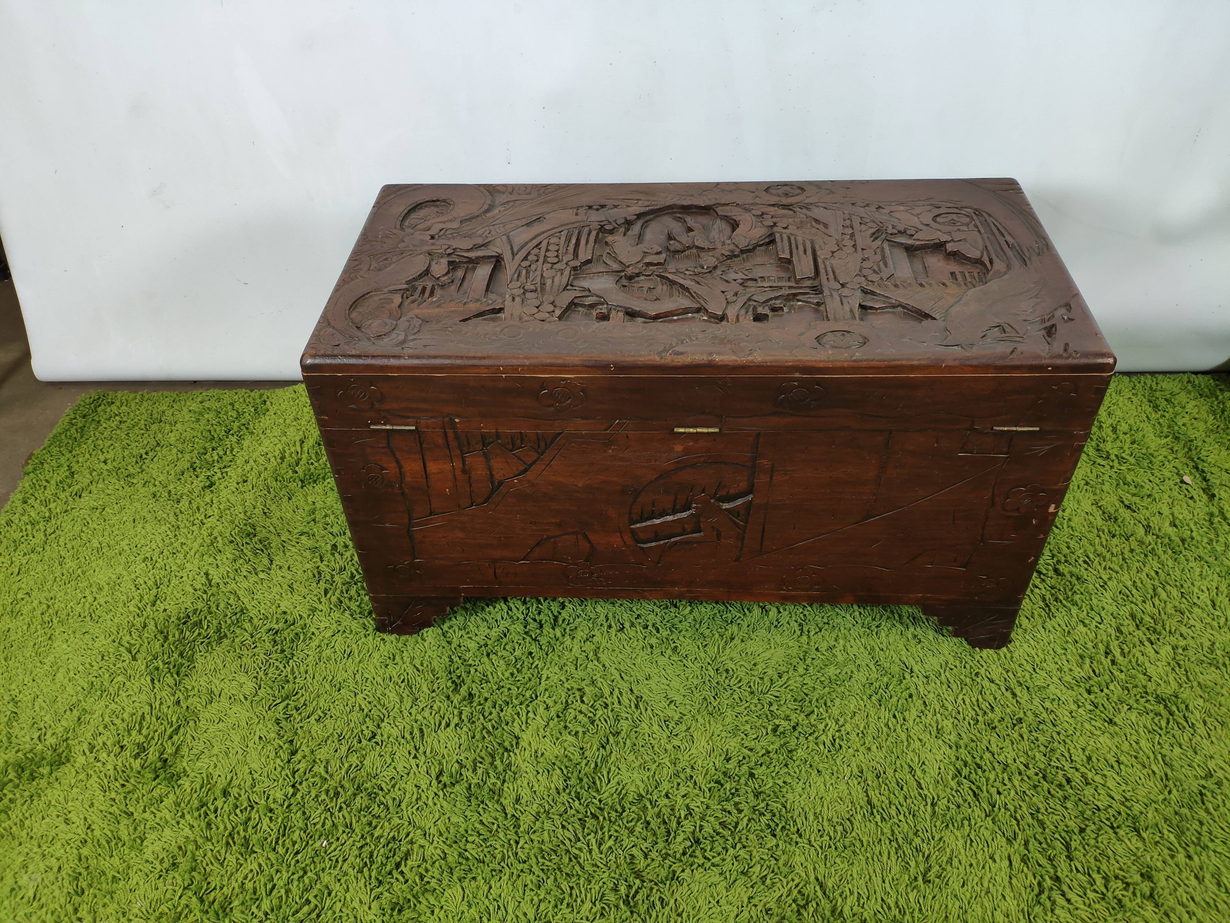 Asian-style travel trunk