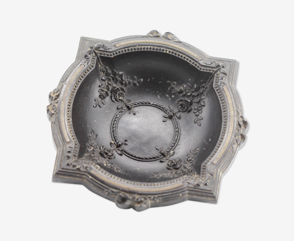 Cendrier noir fleur