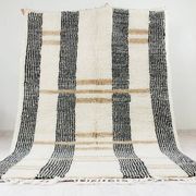 Traditional Moroccan beni ourain rug in wool, size 100 x 200 cm.
