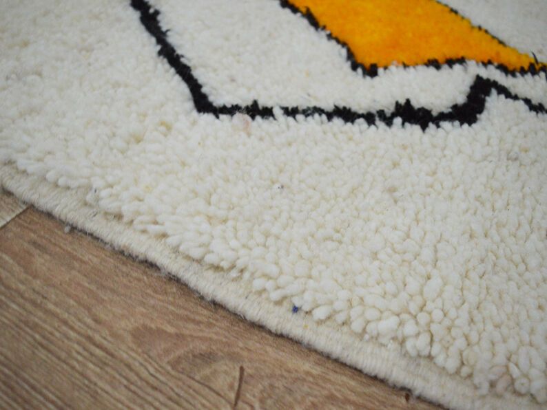 Handmade moroccan berber carpet 255 x 156 cm