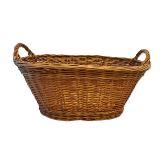 Wicker laundry basket