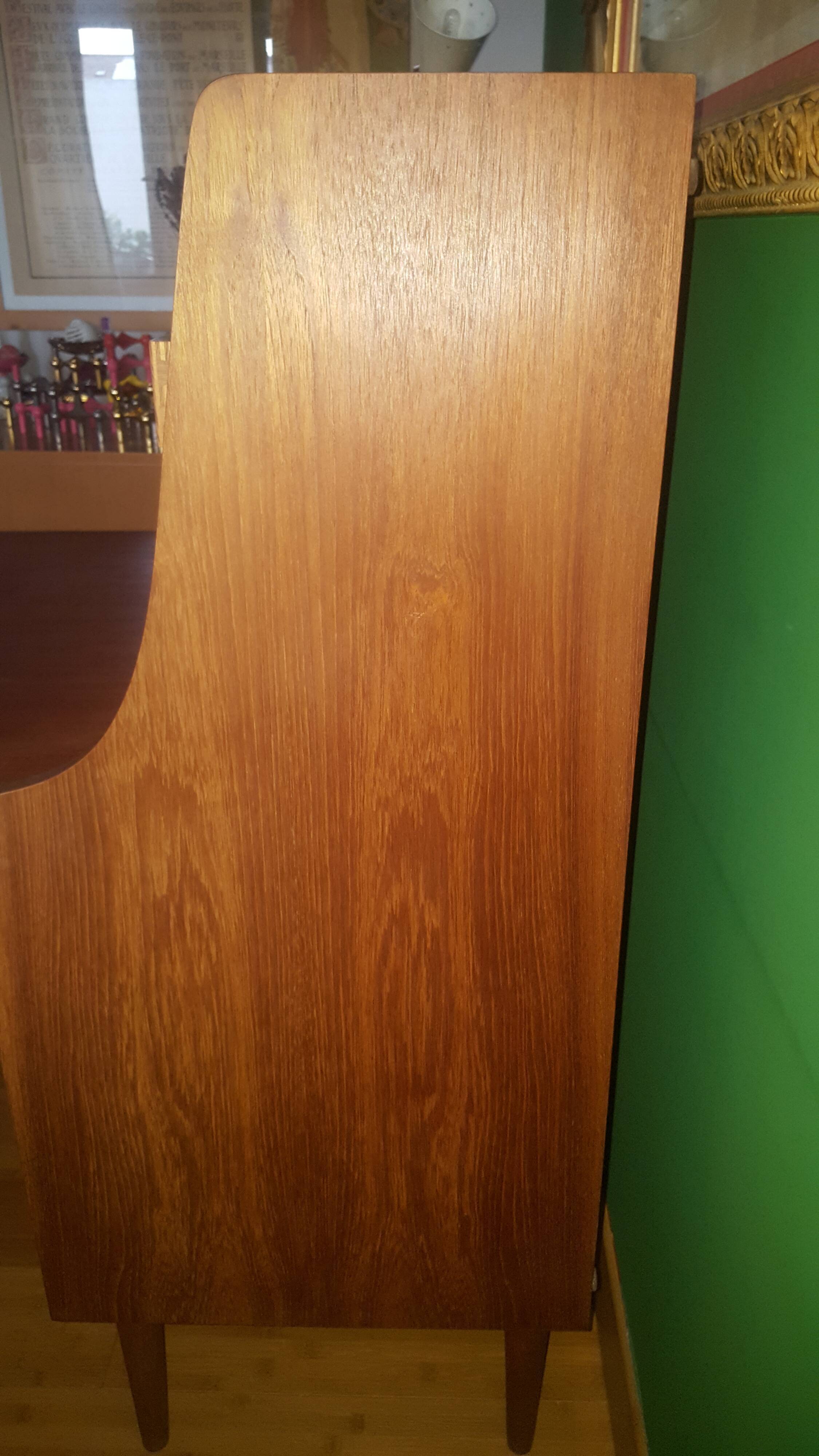 Secretary Gunnard Nielsen Tibergaard in teck