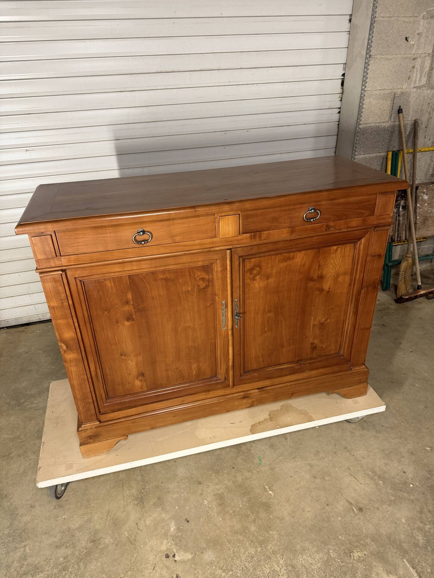 Old buffet