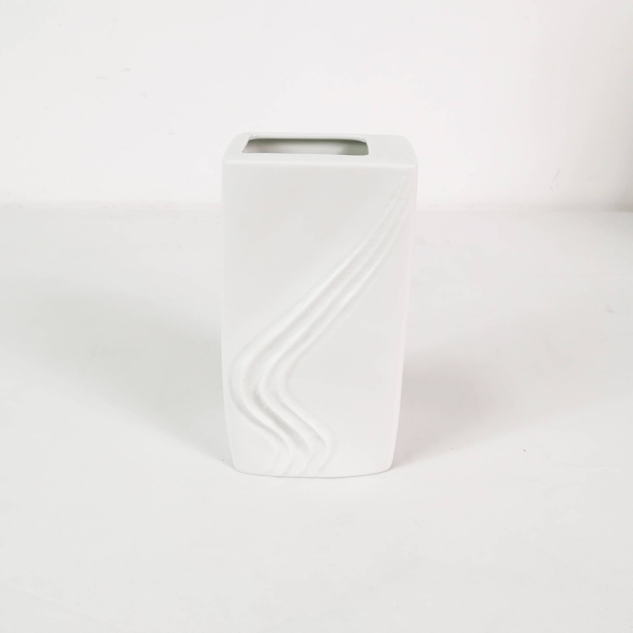 Modernistyczny, porcelanowy wazon, Rosenthal, proj. Martin Freyer, Niemcy, lata 70.
