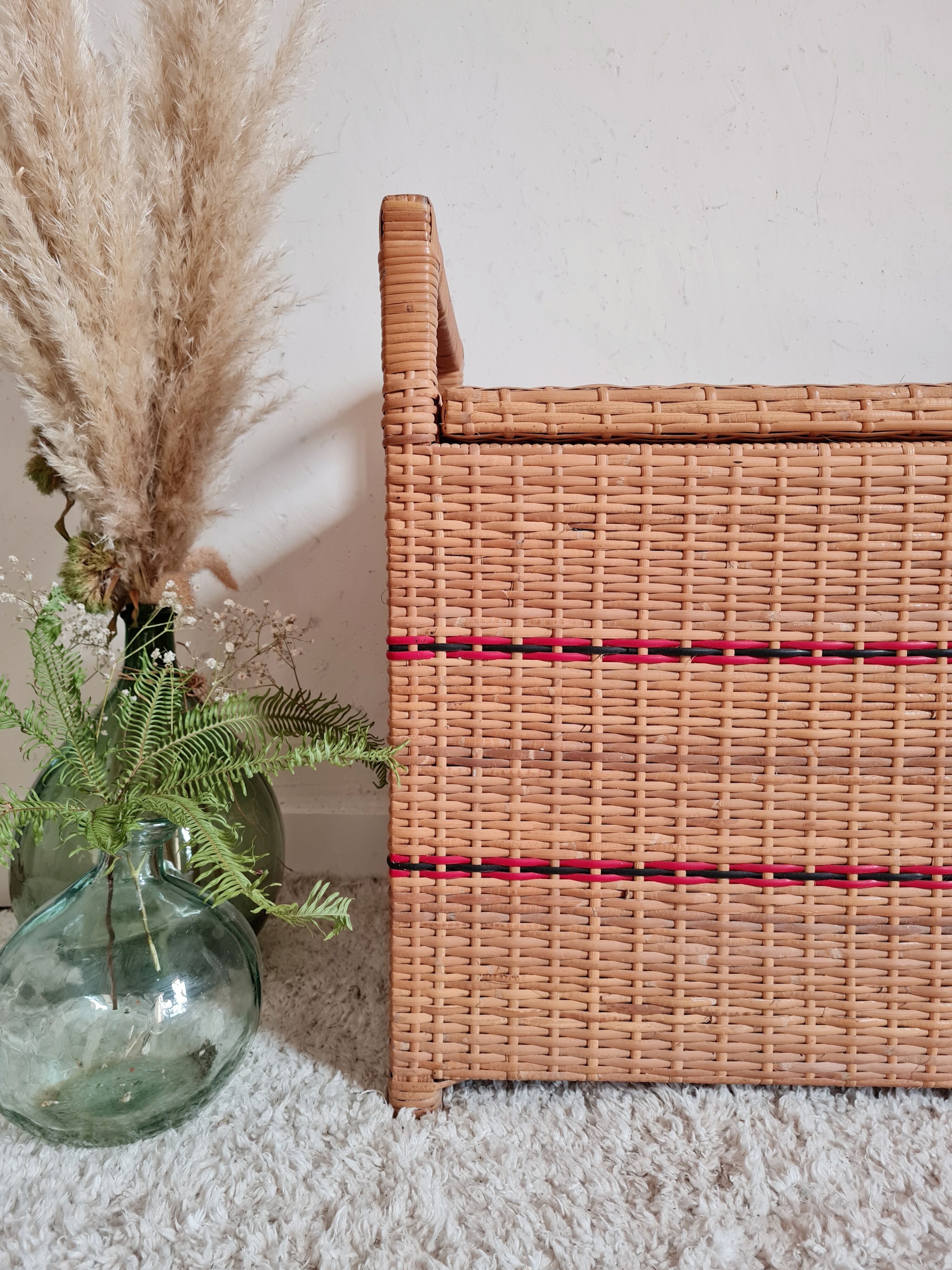 Retro rattan chest bench