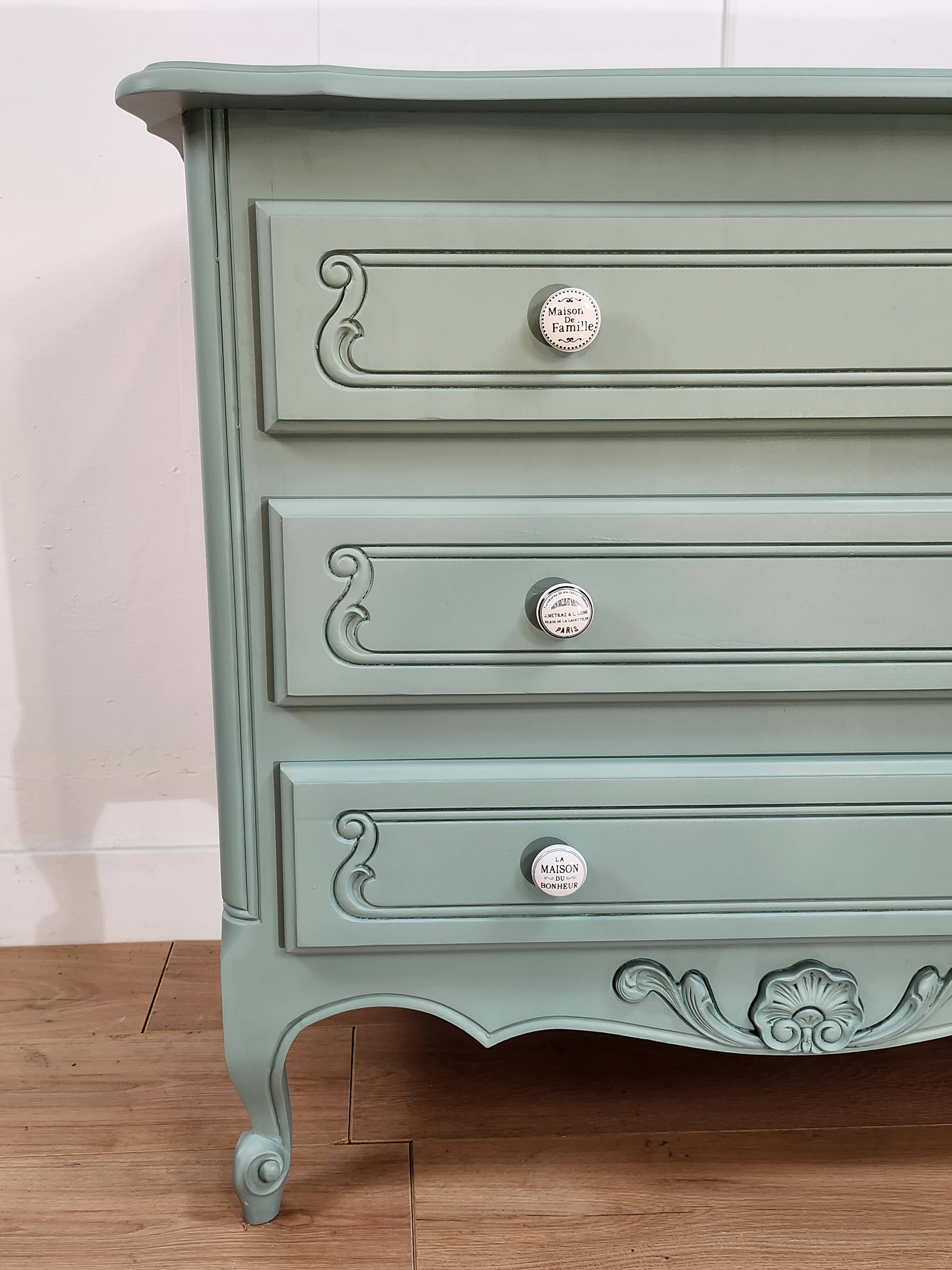 Chest of drawers with 3 drawers