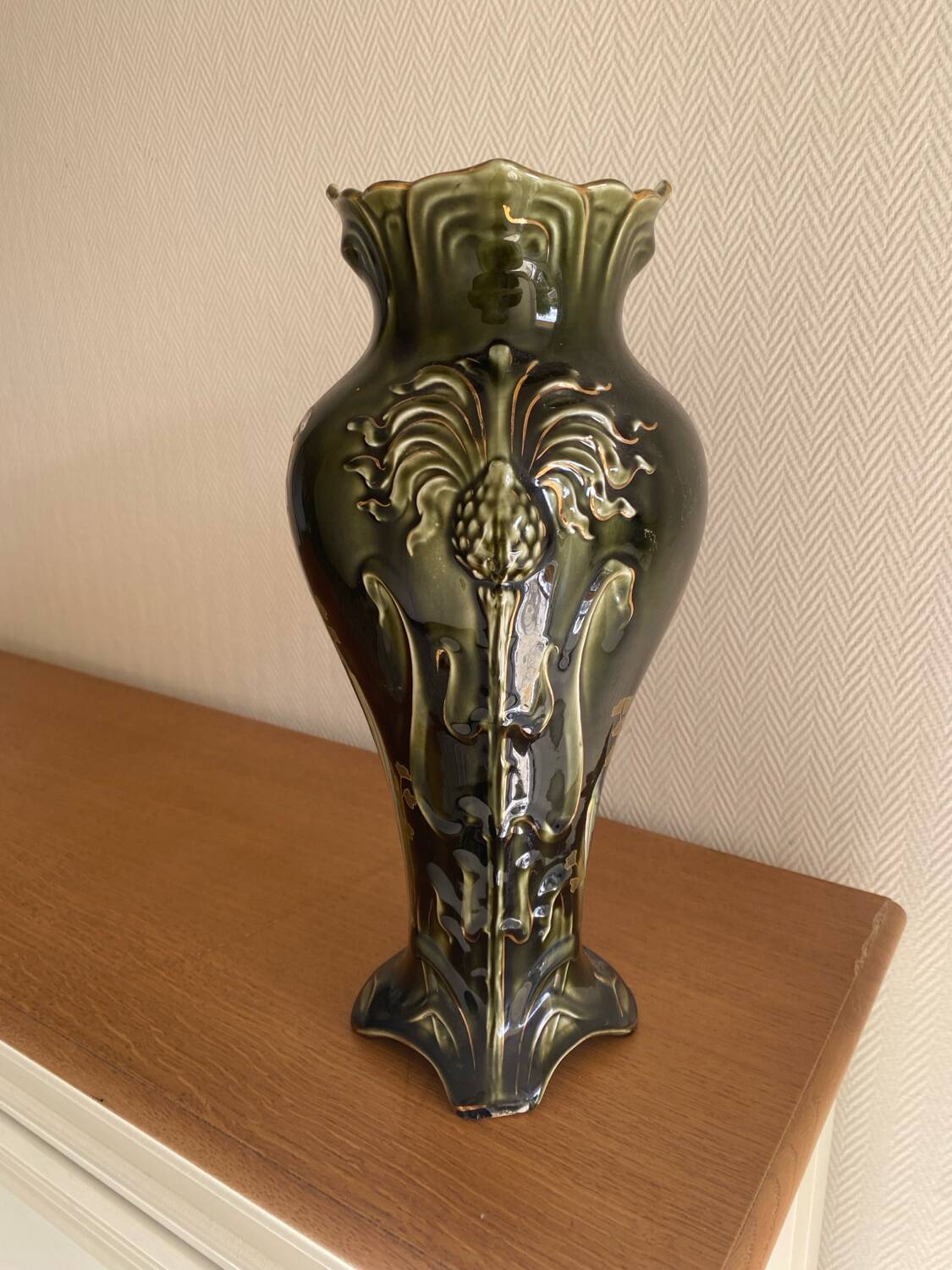 Art Nouveau slipware vase, Fives-Lille De Bruyn