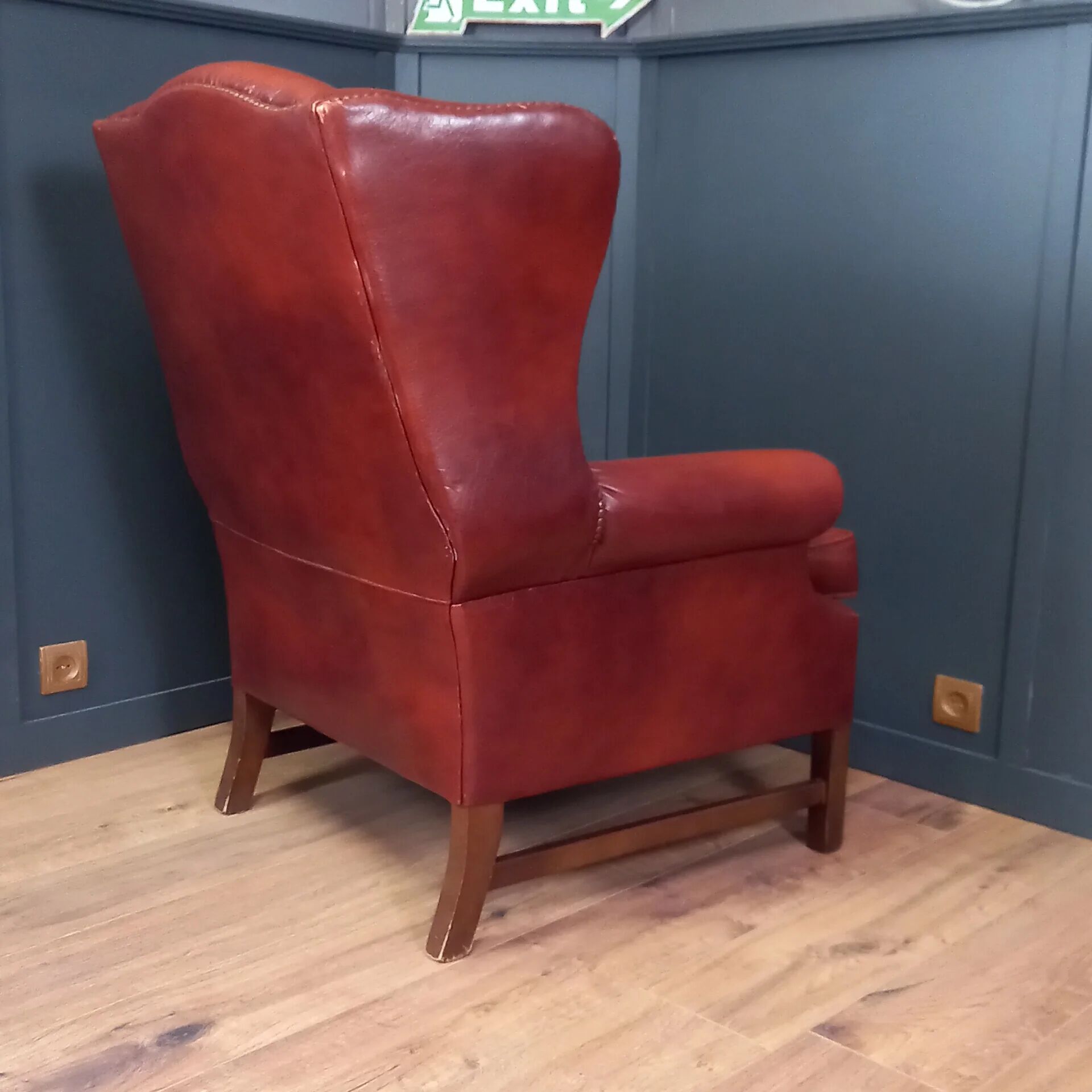 Large English sheepskin wingback armchair - Wingback chair - Arm chair