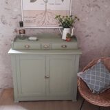 Green Parisian buffet