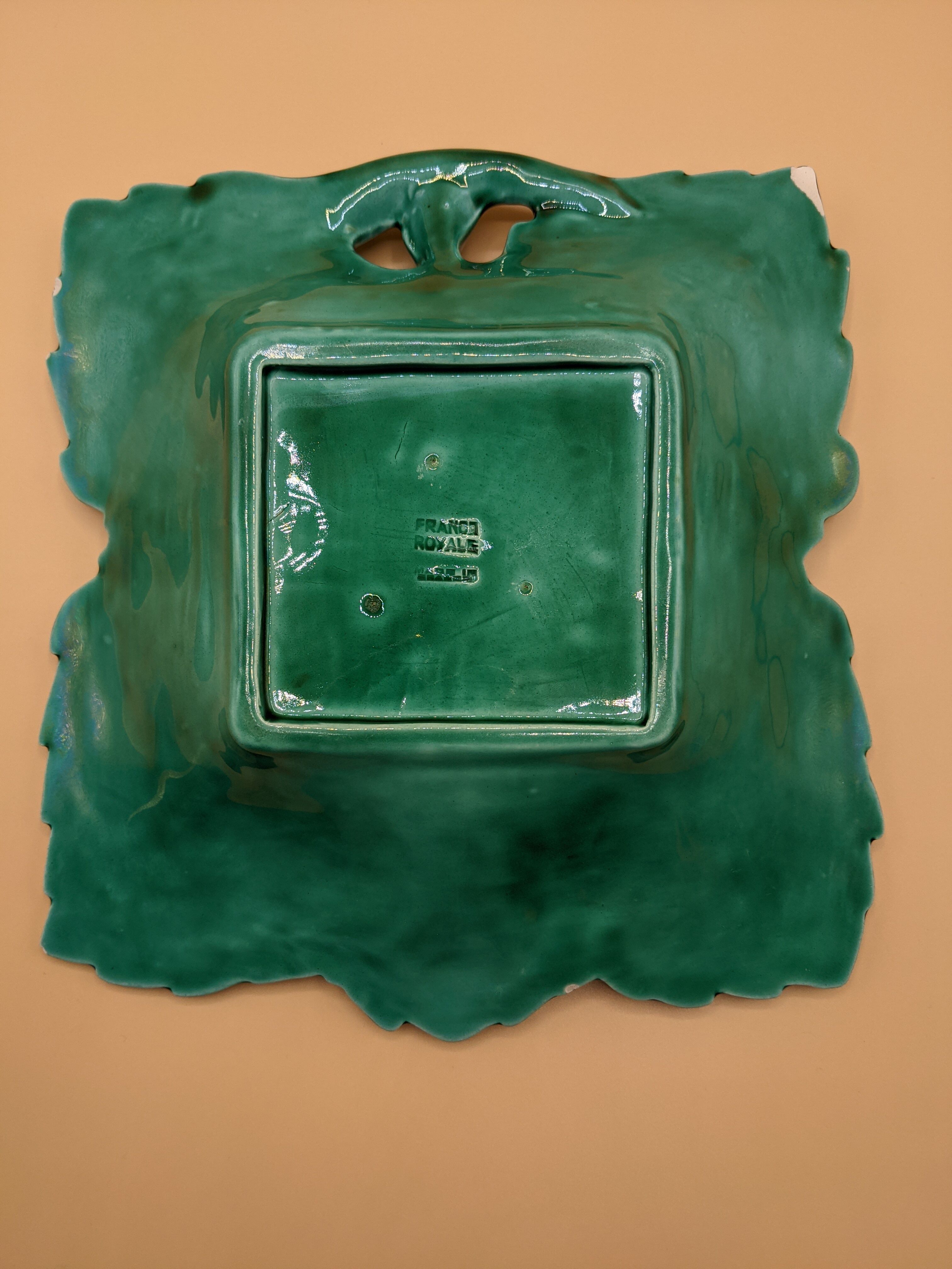 Square dish, french royal barbotine leaf