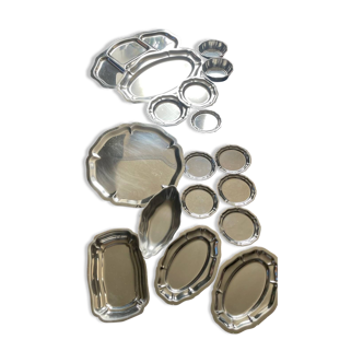Set of stainless steel dishes