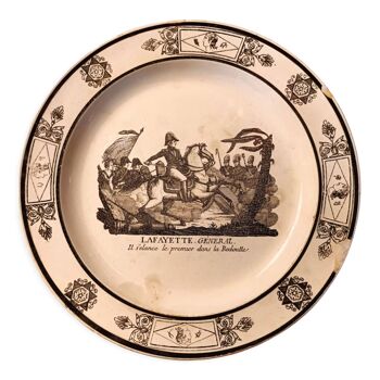 Fine earthenware plate of choisy