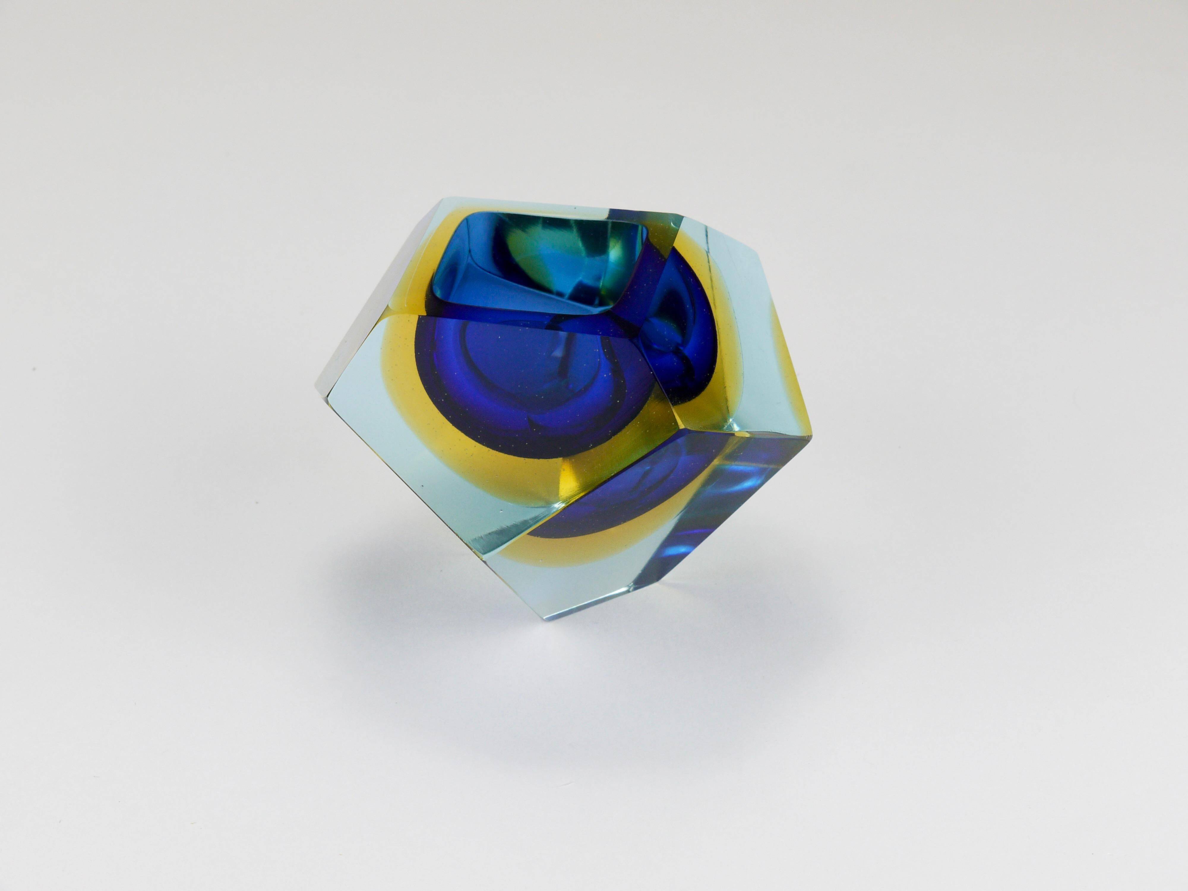 Faceted diamond caviar bowl Mandruzzato Sommerso, Murano glass, Italy, 1960s