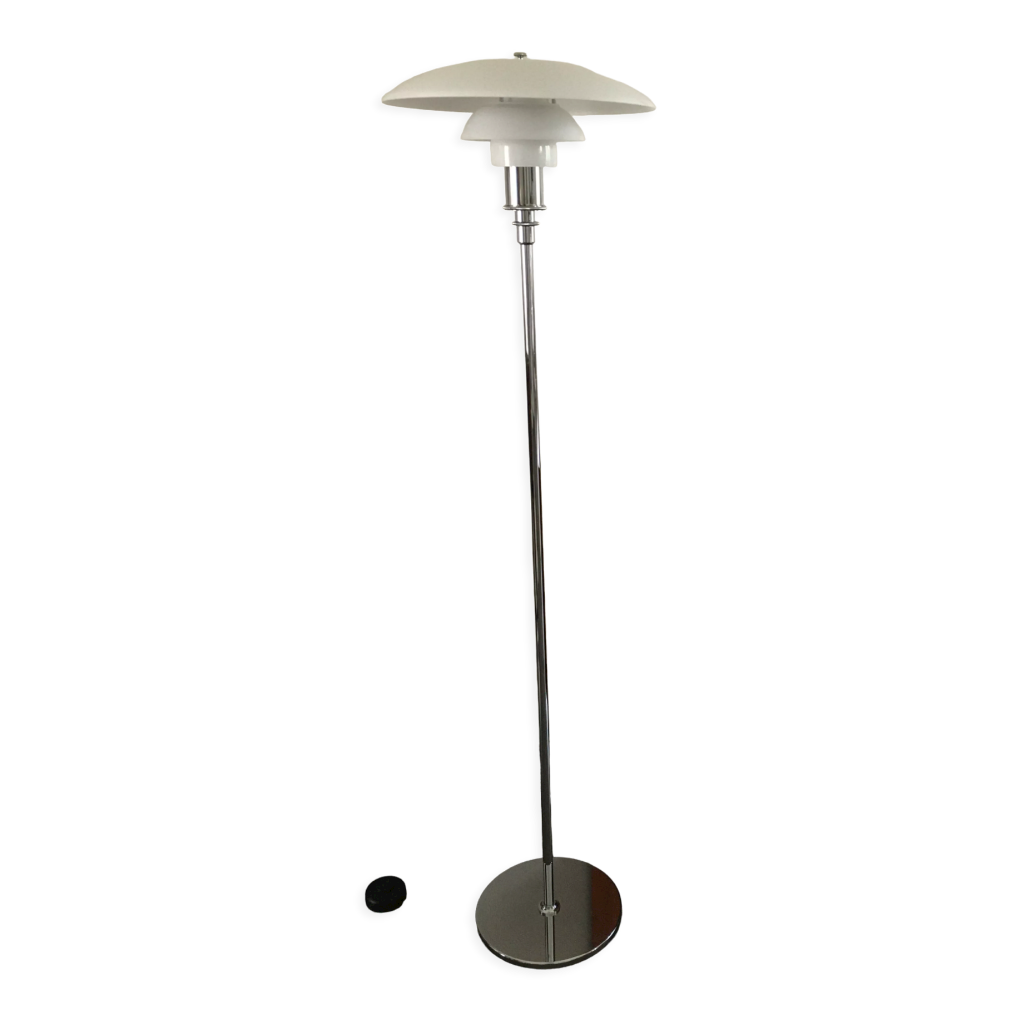 Lampadaire scandinave PH 3 ½/2 ½  de Poul Henningsen pour Louis Poulsen années 2006
