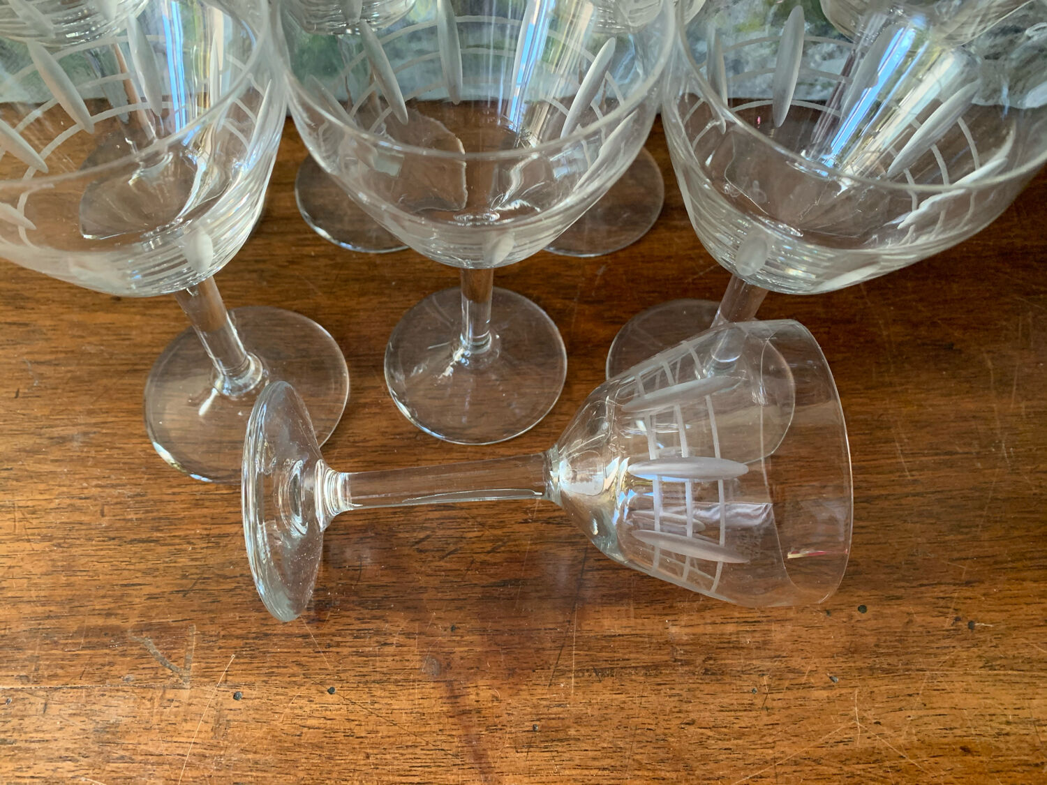 6 wine glasses