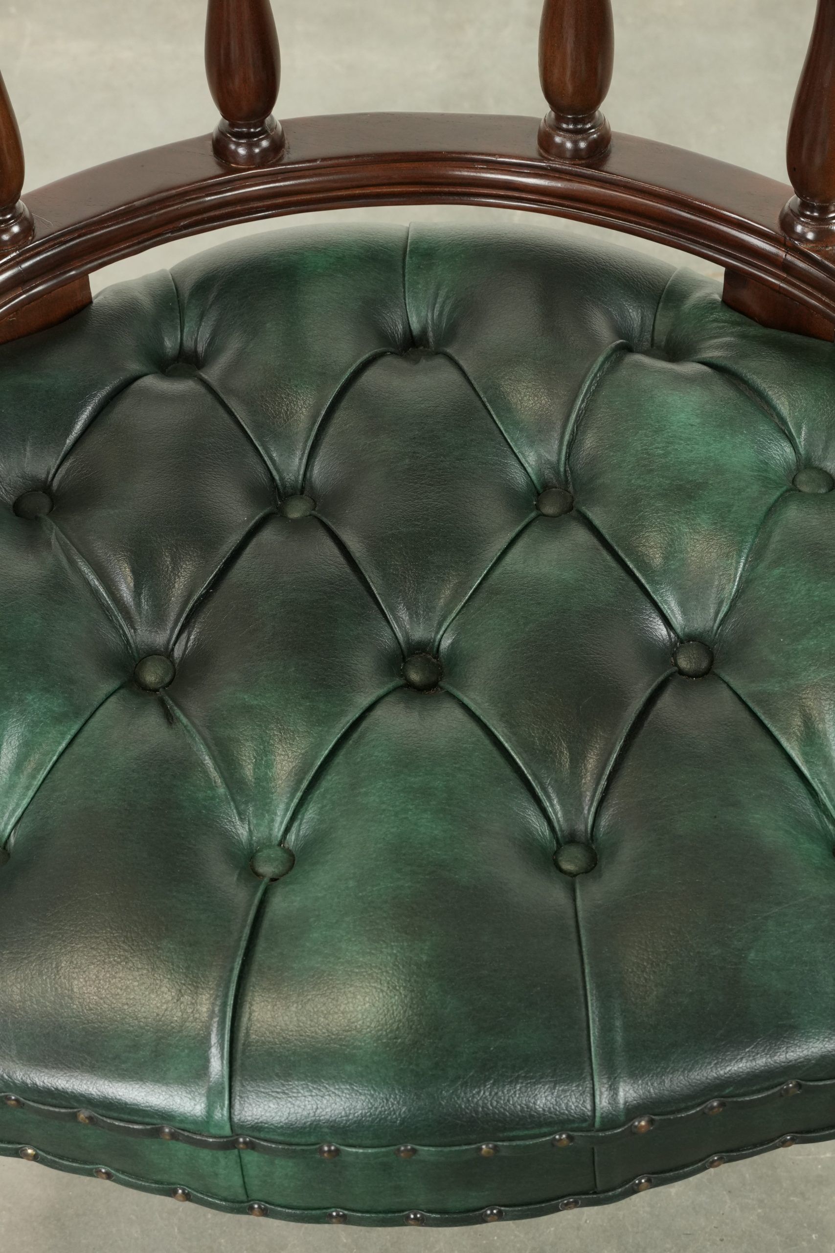Classic green marbled cow leather Chesterfield office chair / side chair