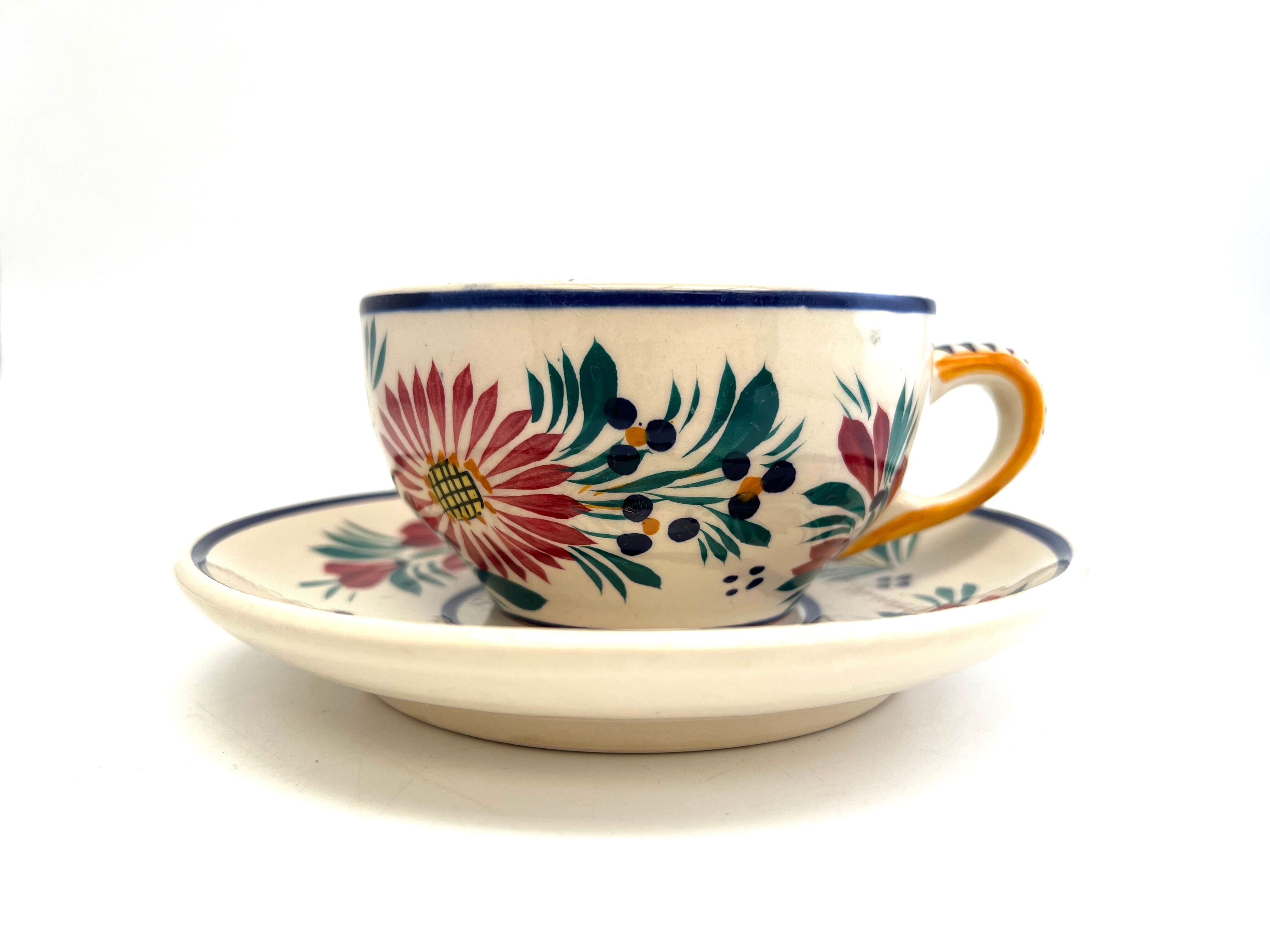 Tasse et sous tasse à thé Quimper décor fleurs