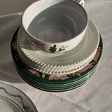 Large earthenware cup with pink trim and pink flower pattern H7 D15