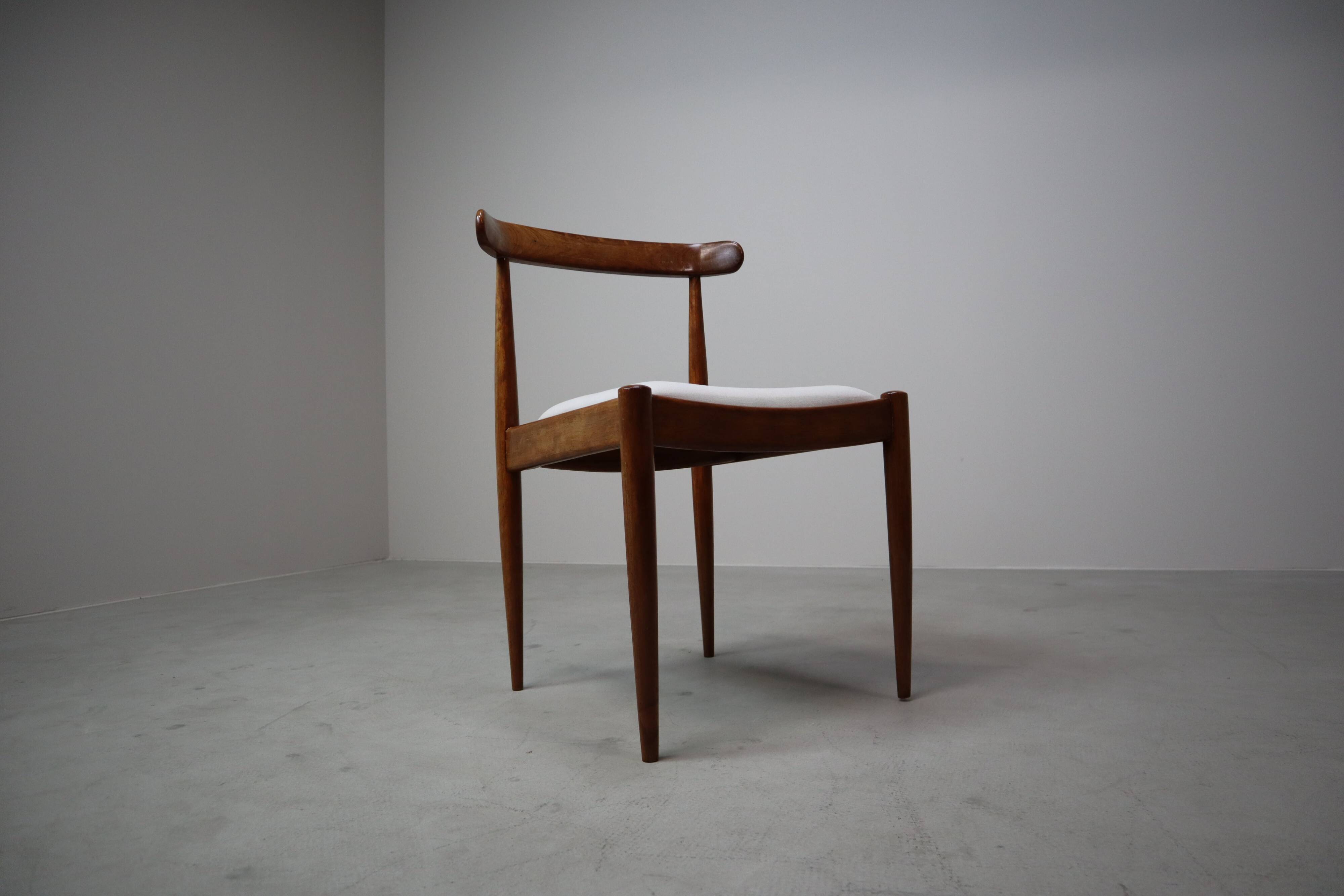 Set of six Alfred Hendrickx Model 500 dining chairs in Rosewood,