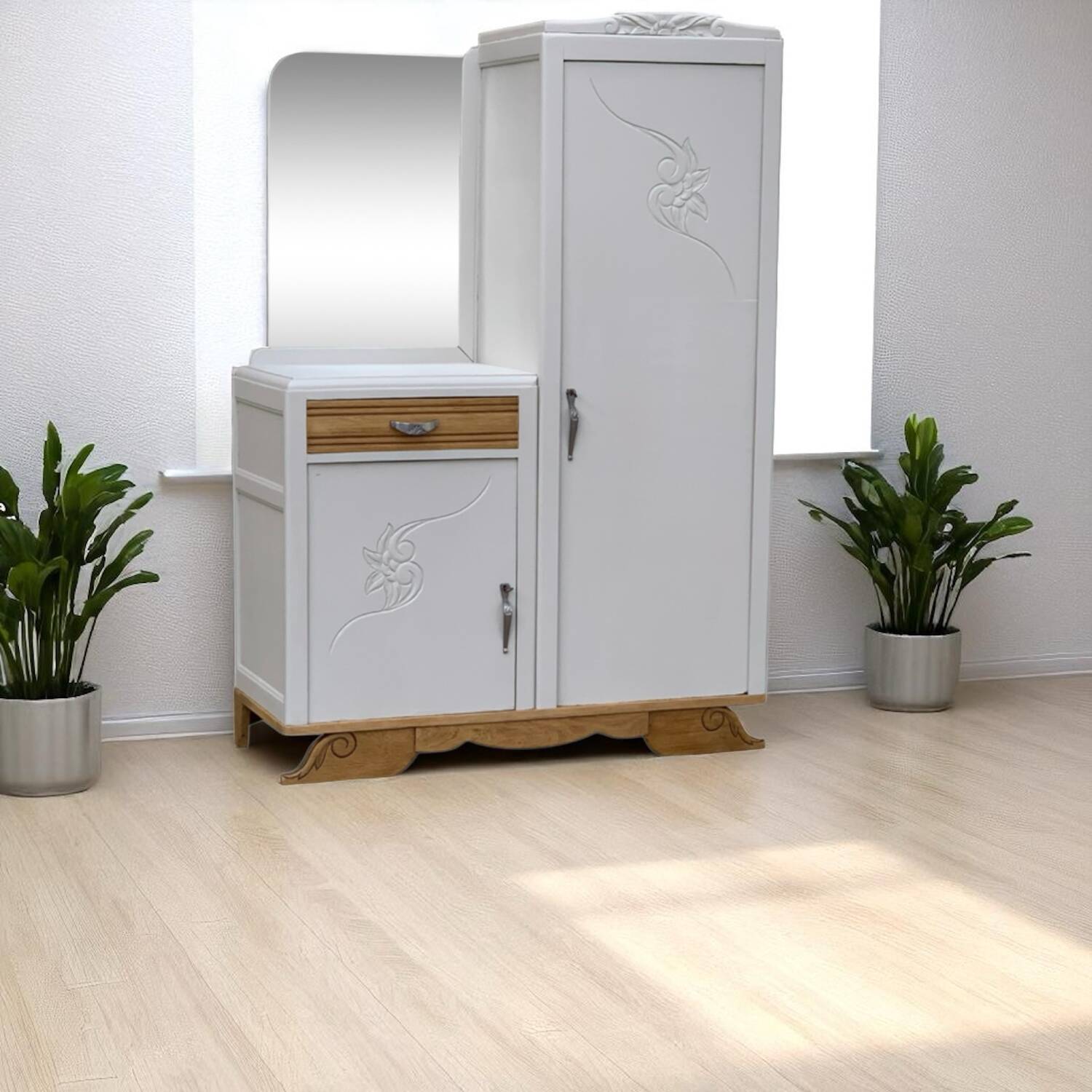 Asymmetrical Parisian Art Deco wardrobe 1930