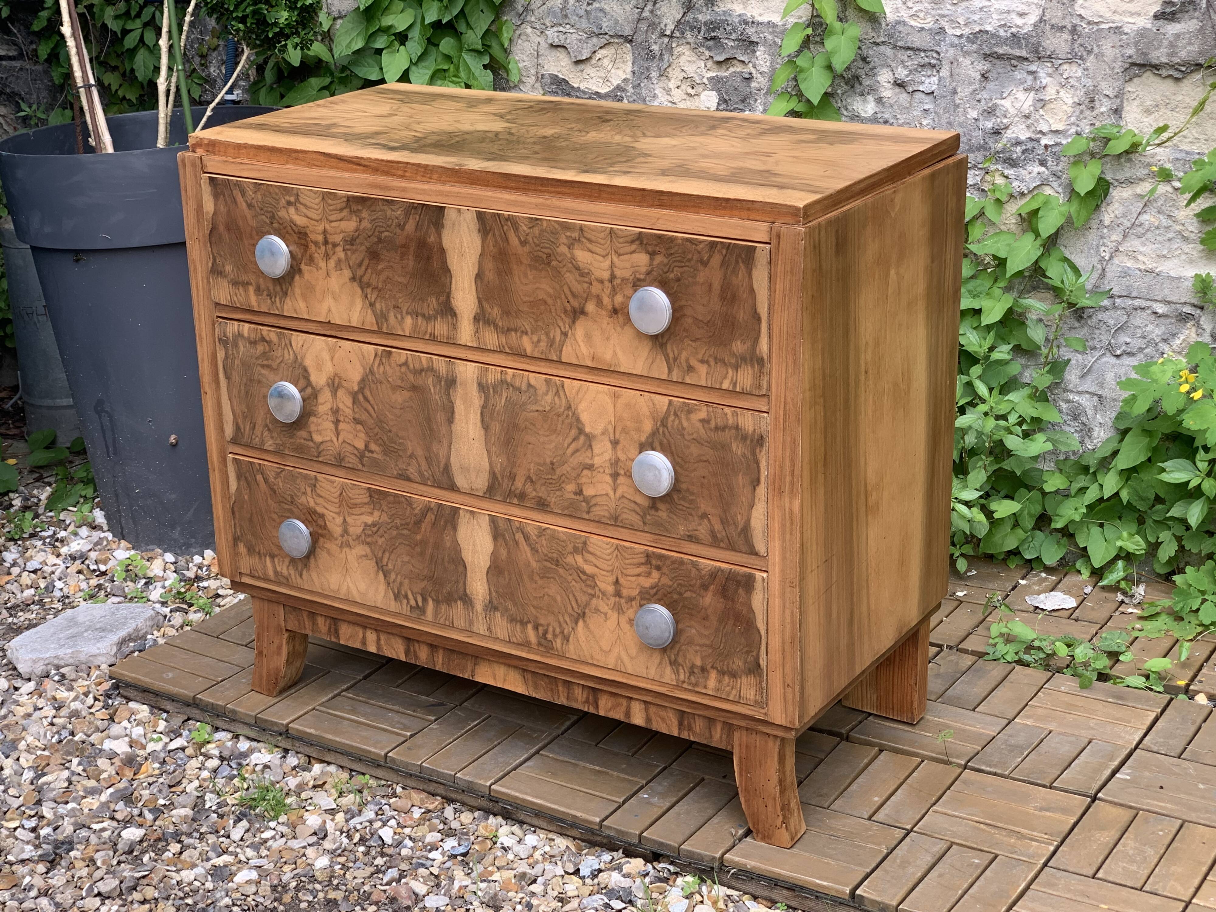 Art Deco chest of drawers in raw walnut burl