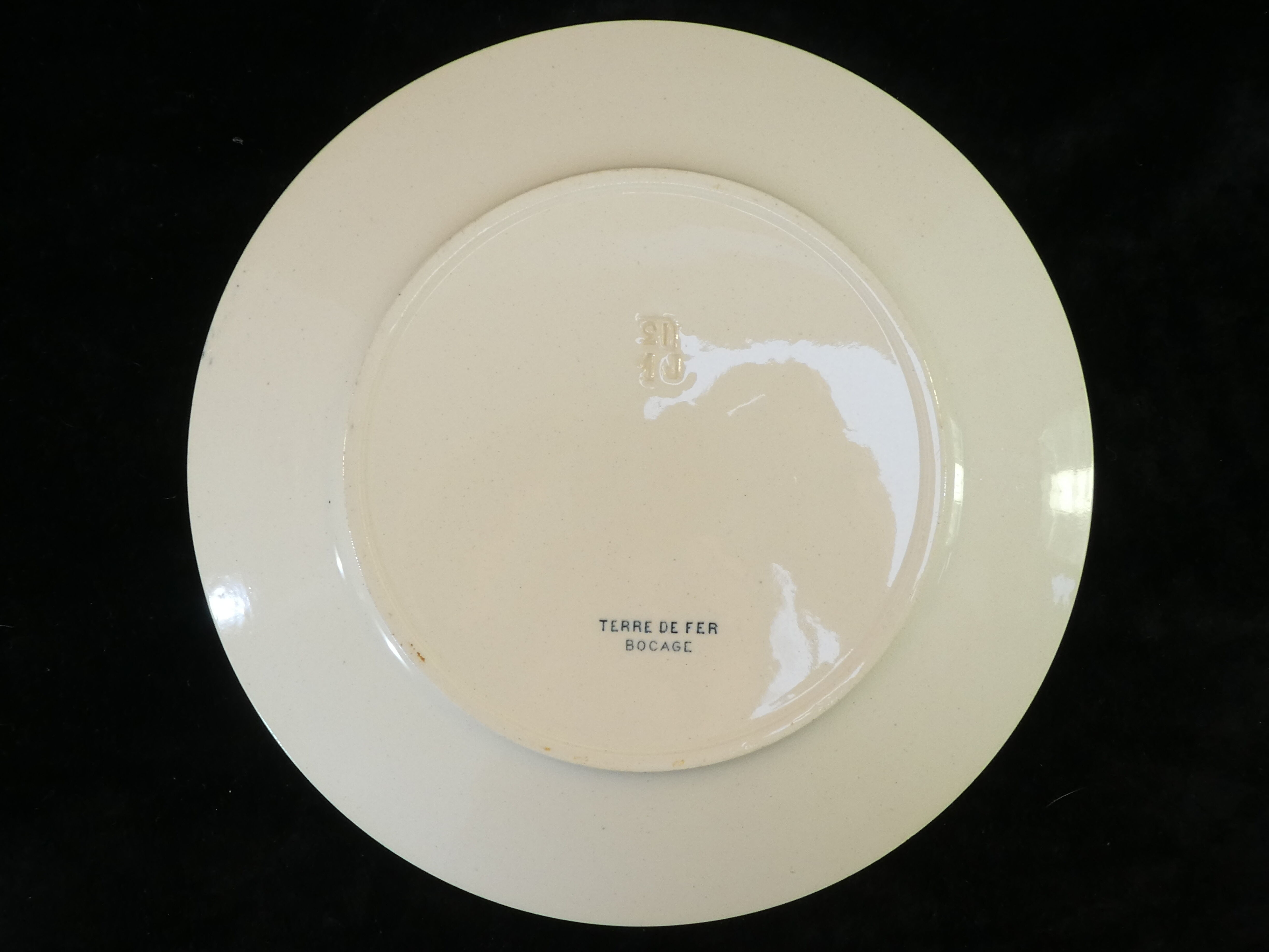 12 flat earthenware plates terre de fer bocage