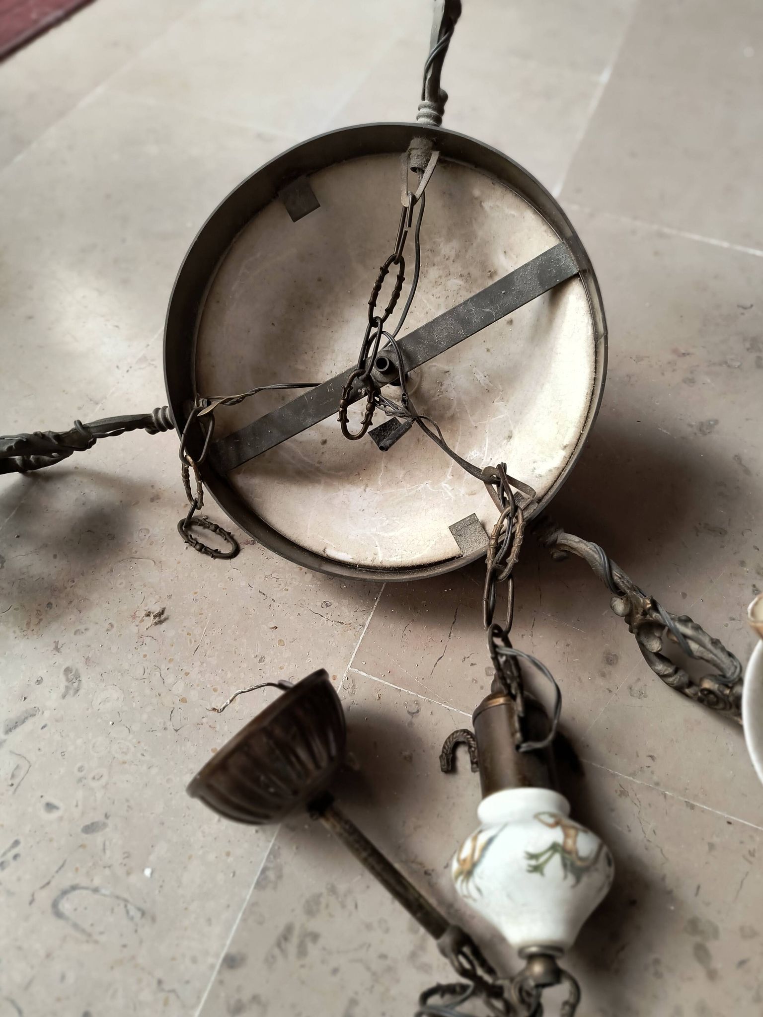 Lustre bronze, cuivre et faïence style gien