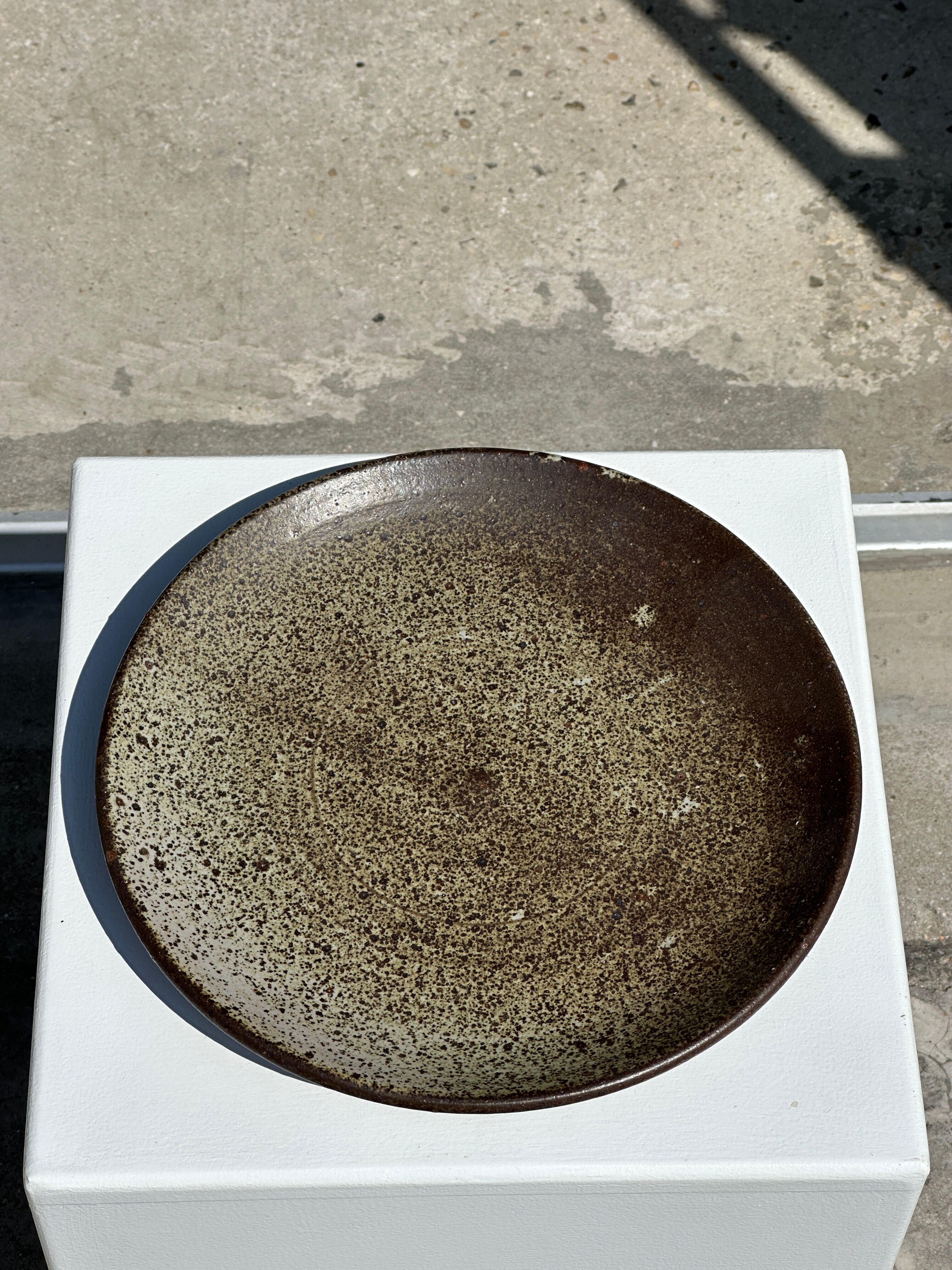 Indonesian green ceramic dish D:26.5