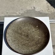 Plat en céramique vert indonésien D:26,5