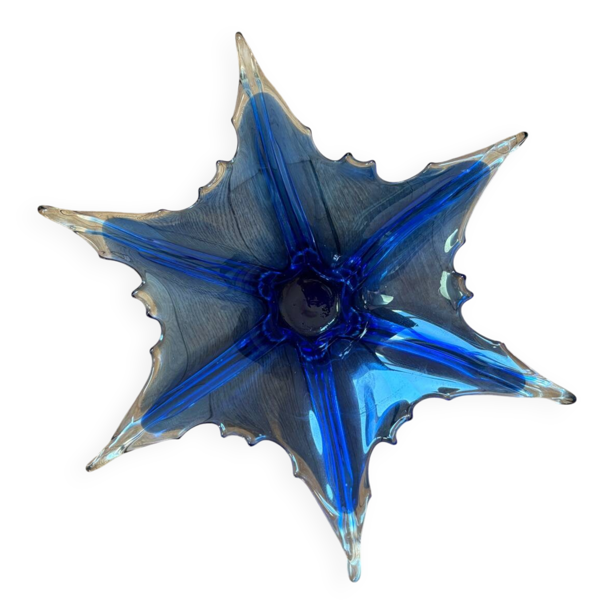 Murano glass bowl from the 1960s in perfect condition.