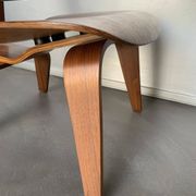 LCW LOUNGE CHAIR WOOD WALNUT BY CHARLES & RAY EAMES EVANS / HERMAN MILLER 1948-49