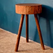 Rustic tripod stool in solid wood, 1950s brutalist style.