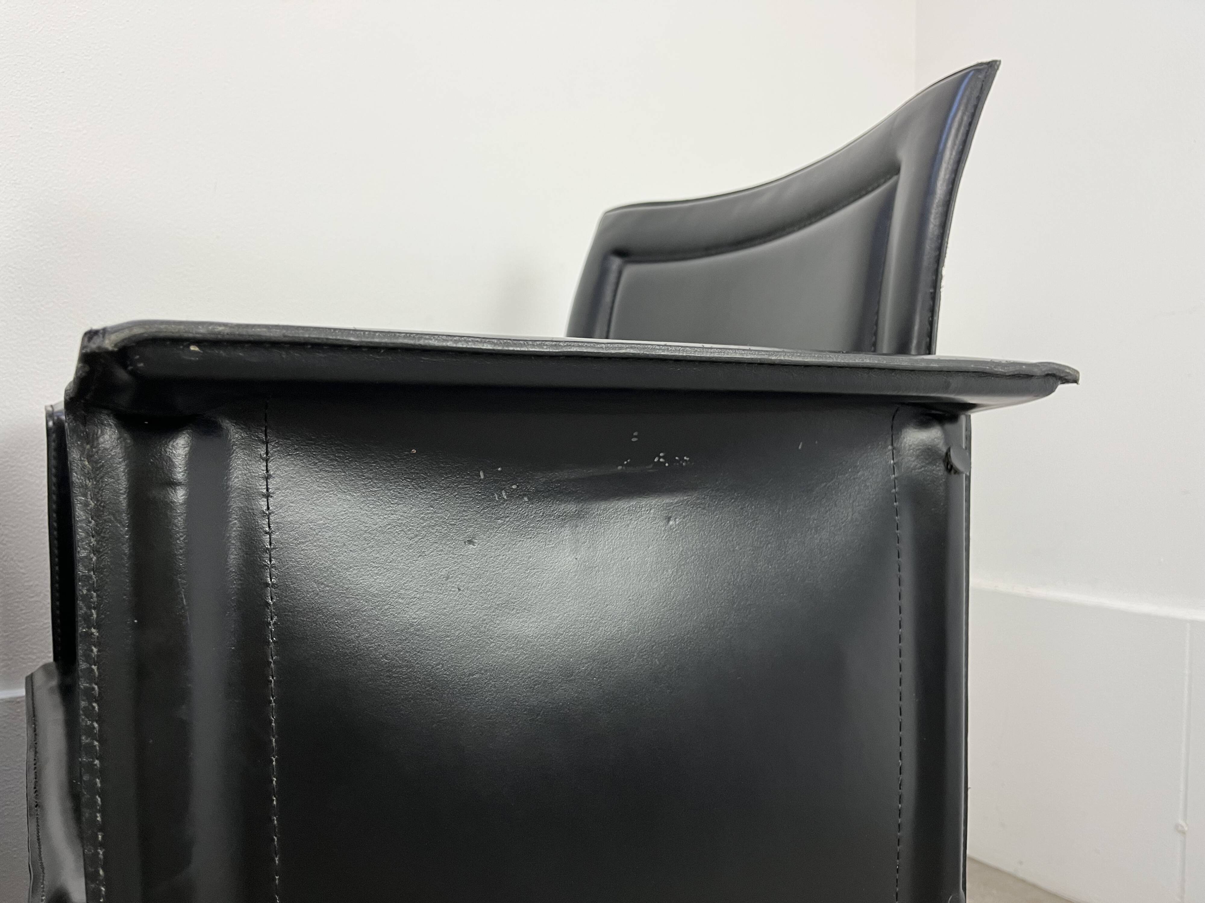 8 style Korium leather chairs in the style of Matteo Grassi