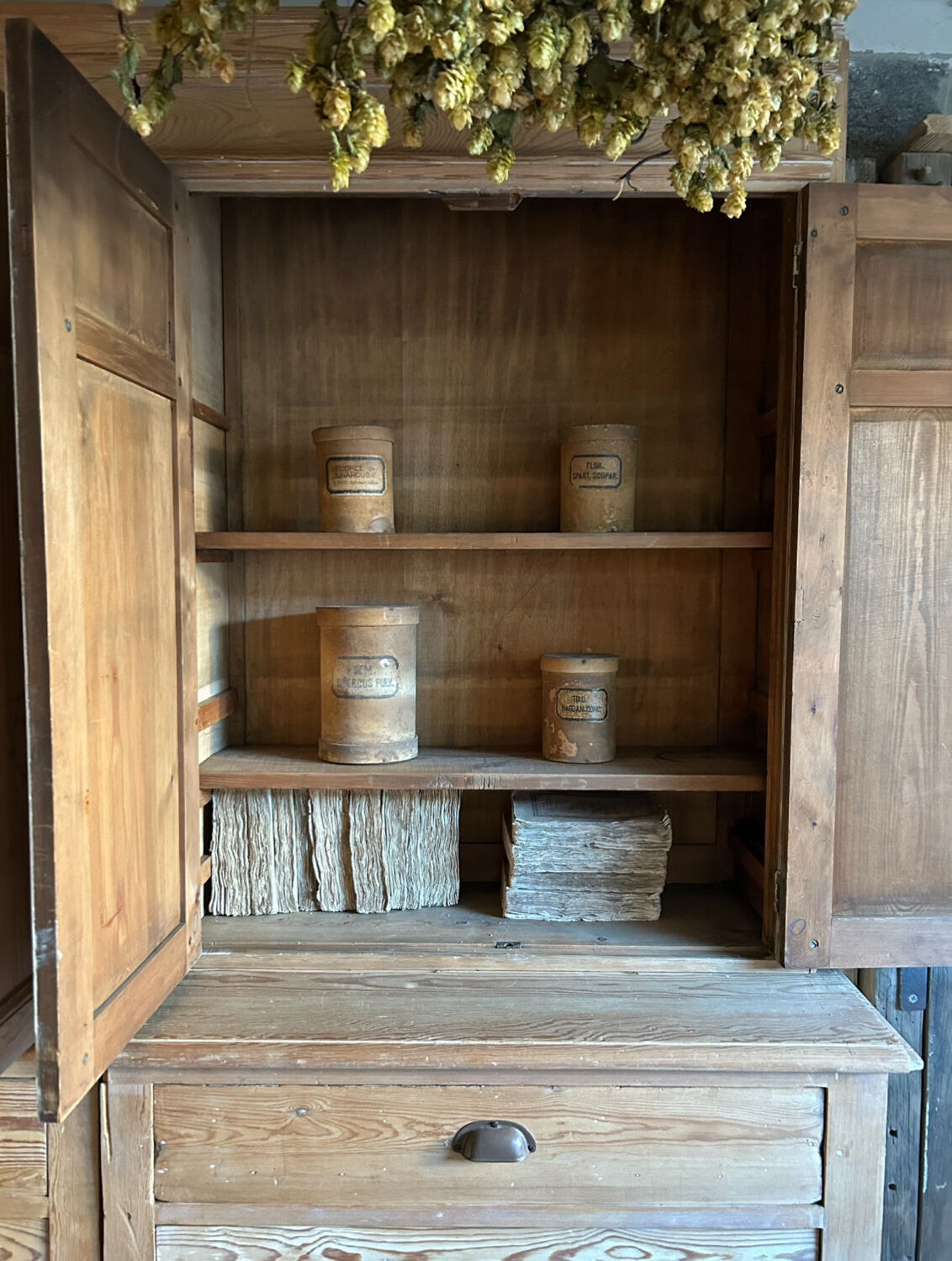 Old workshop furniture, 2 bodies with drawers and a cupboard.
