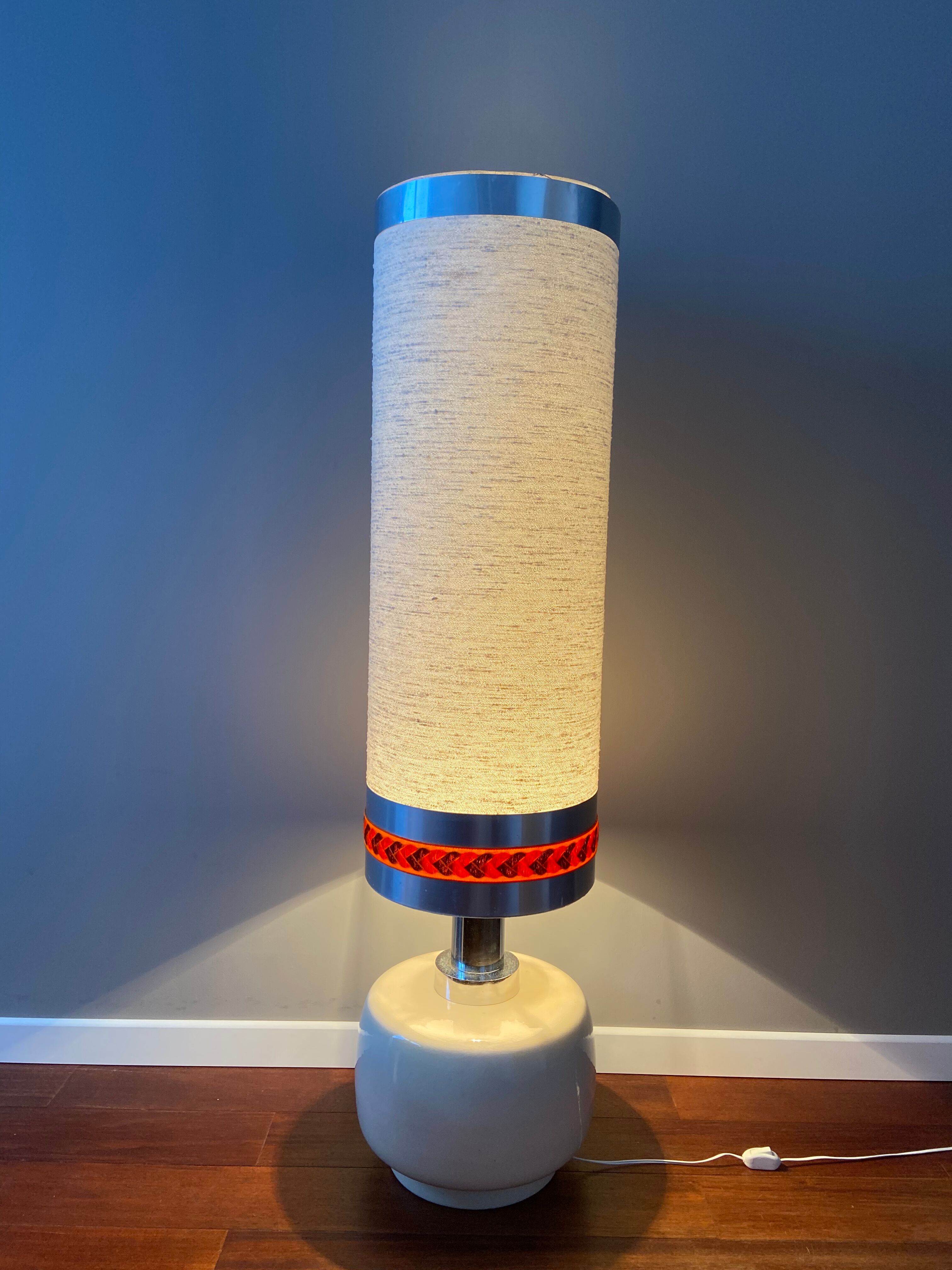 Cracked ceramic floor lamp