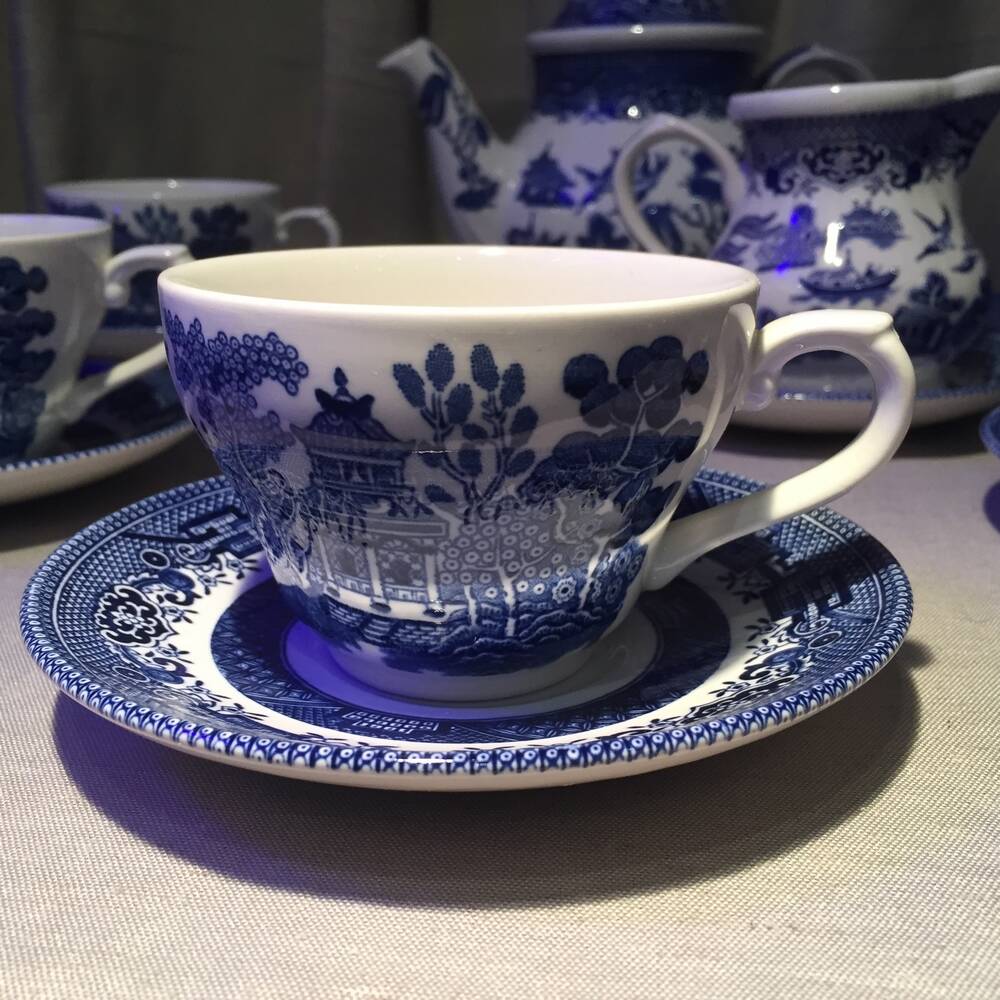 Churchill england blue and white tea service japanese patterns