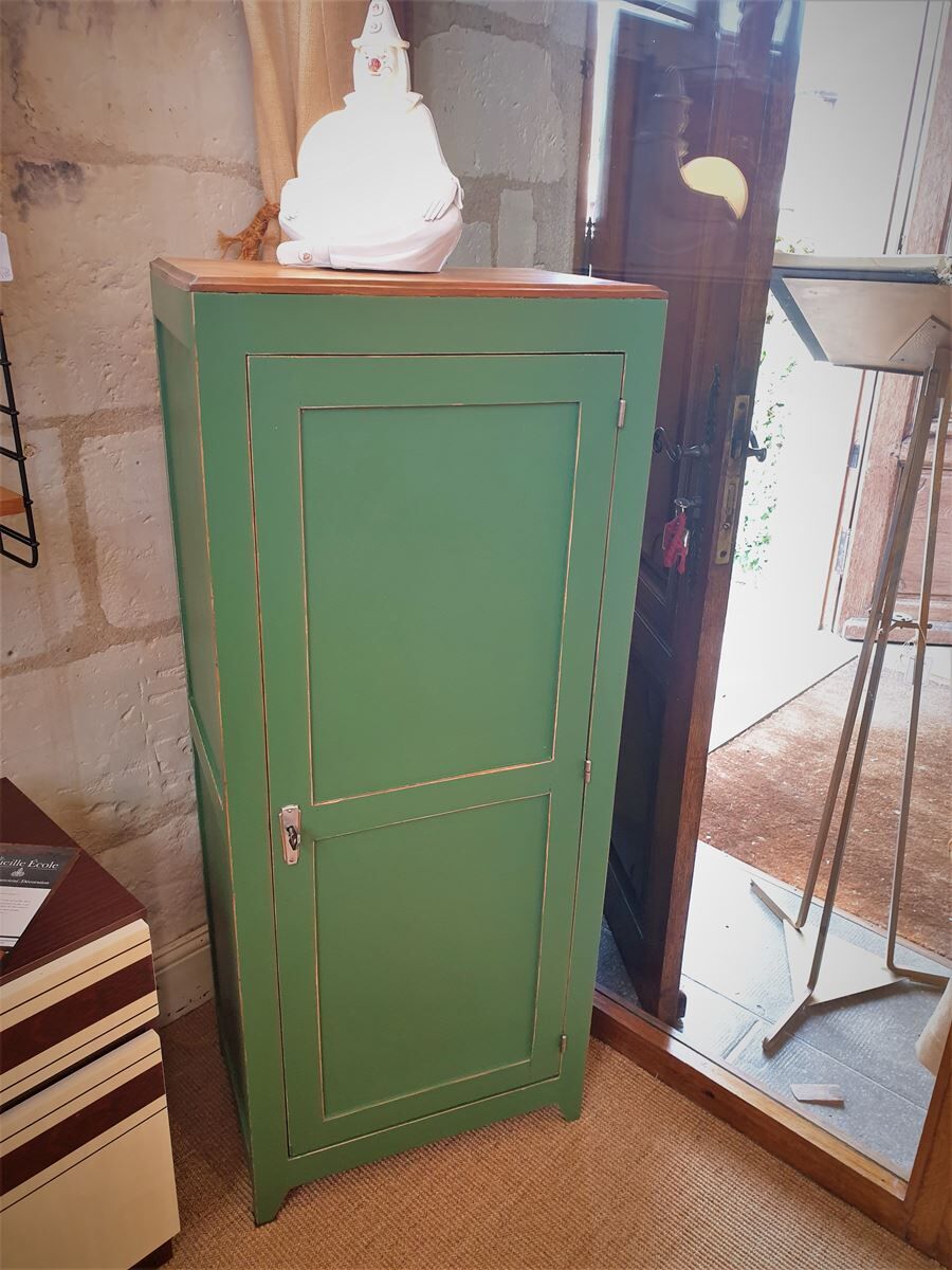 Vintage bonnetière cabinet