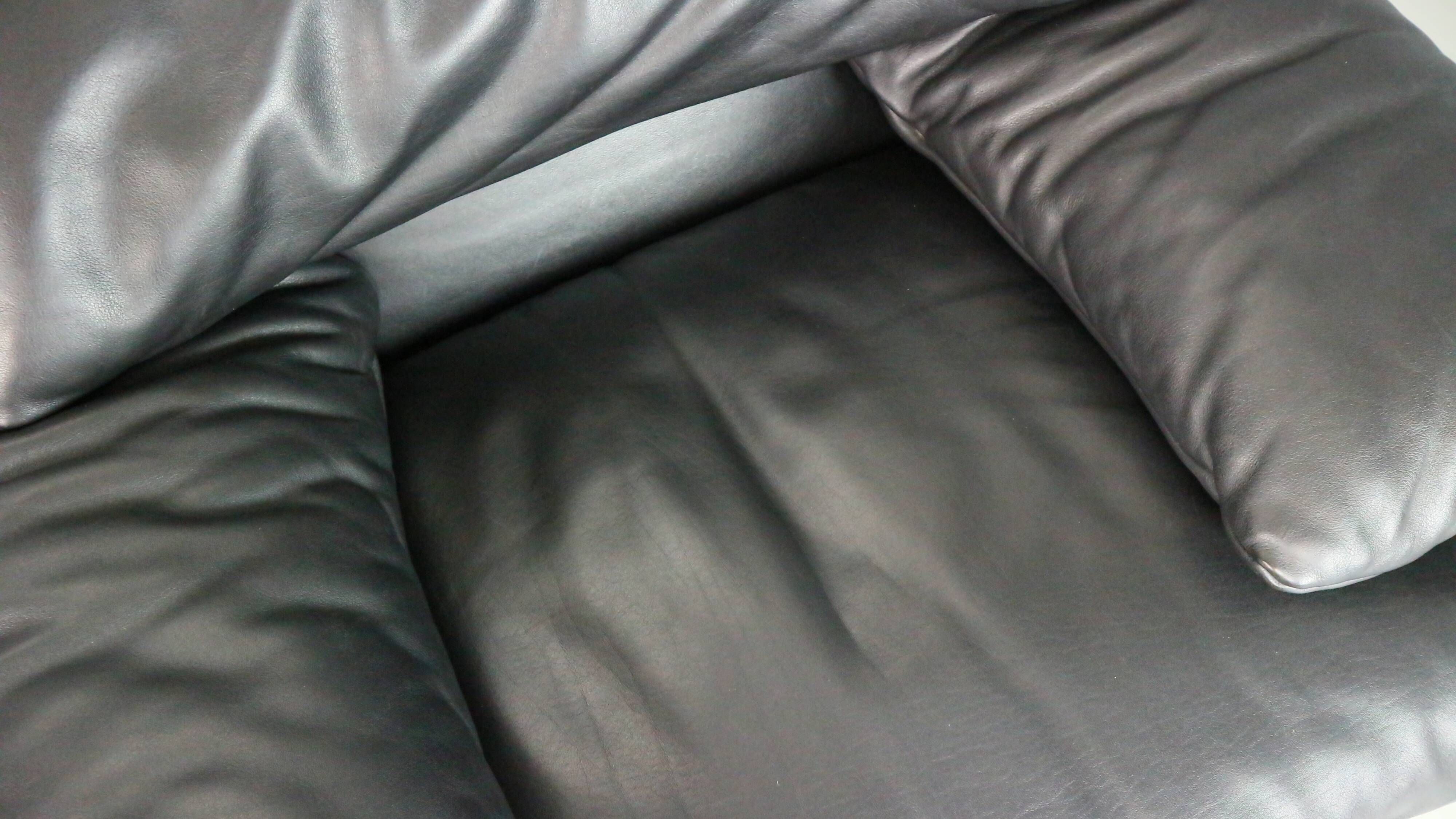 Vico Magistretti Maralunga Black Leather Lounge Chair for Cassina, 1980s