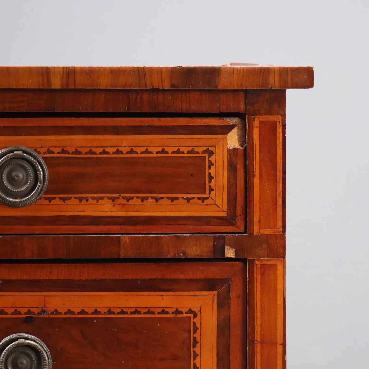 Antique neoclassical cherry wood commode, Italy, 18th century.