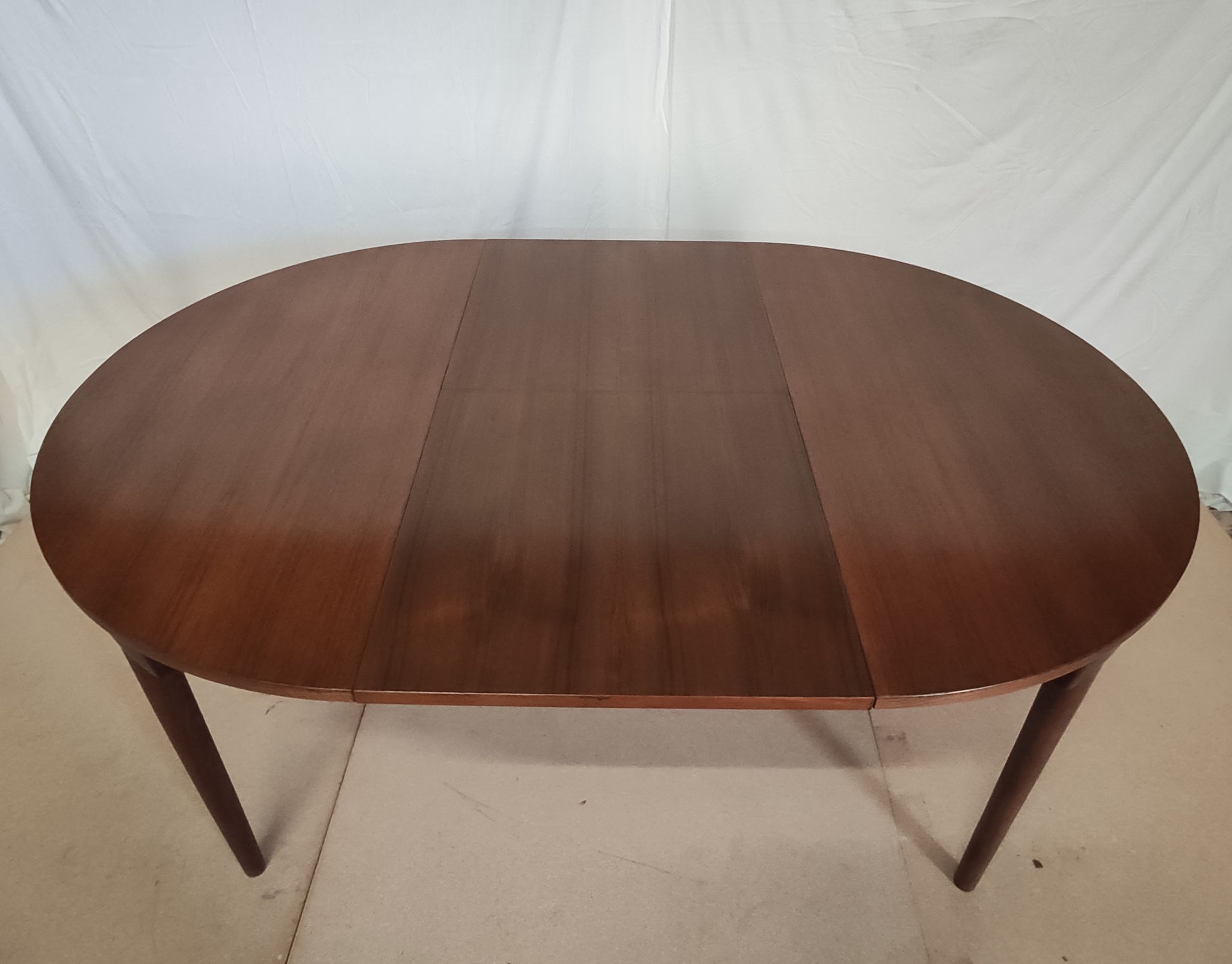 Table and 4 chairs by Hans Olsen for the Danish editions Frem R-jle