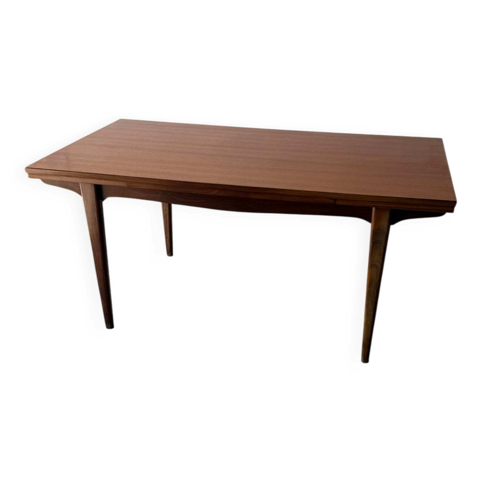 Rectangular extendable table in Scandinavian design made of solid teak.