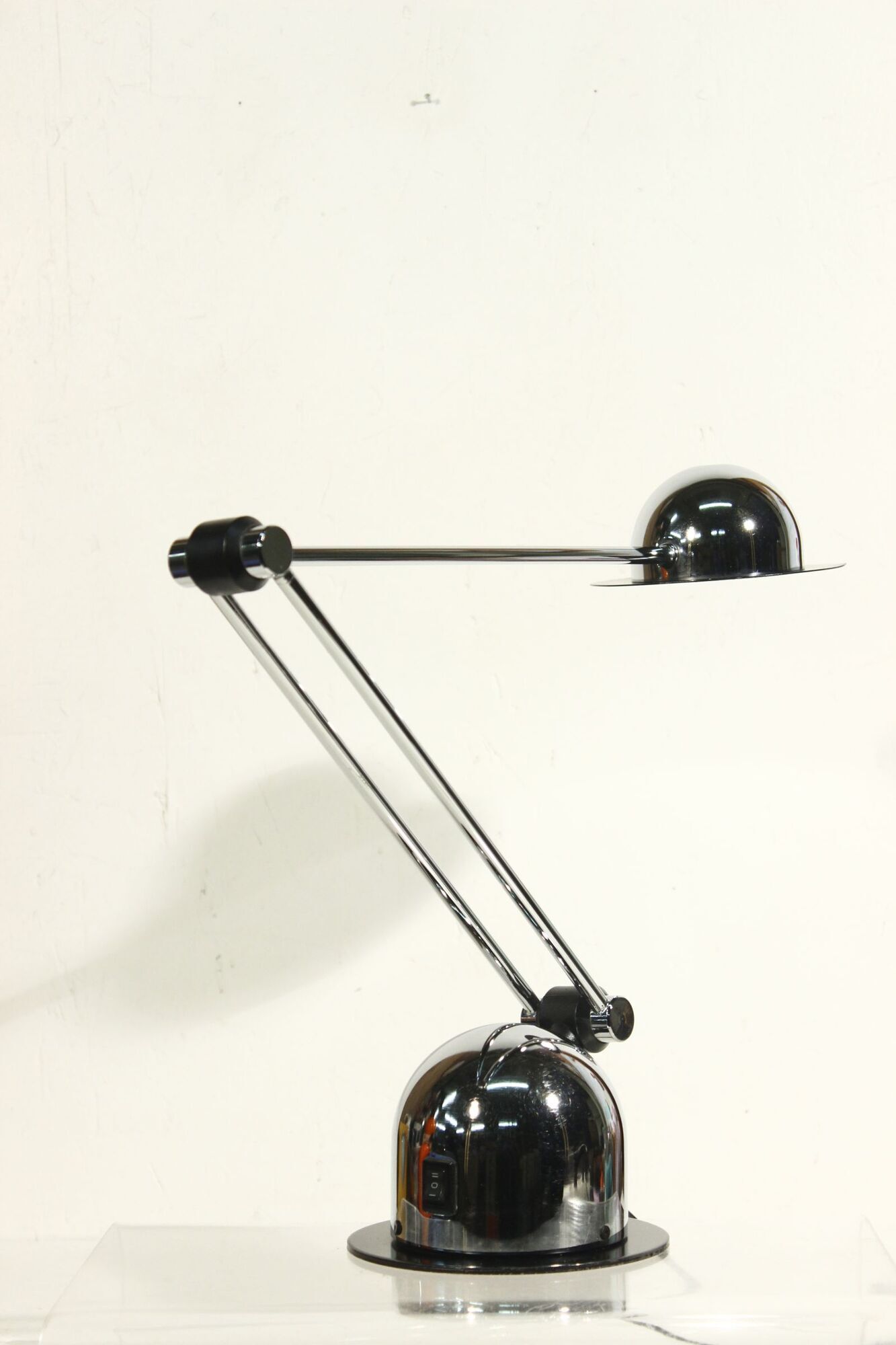Desk lamp vintage metal chrome articulated arm post-modernist design 1980s