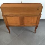 Desk in cherry wood